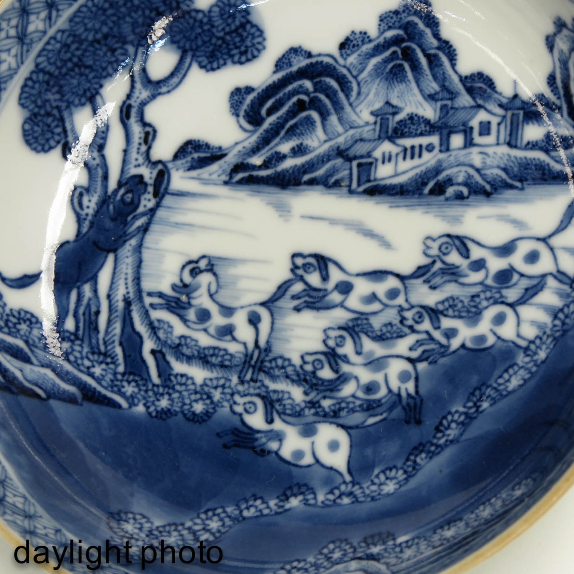 A Pair of Blue and White Small Plates - Bild 9 aus 9