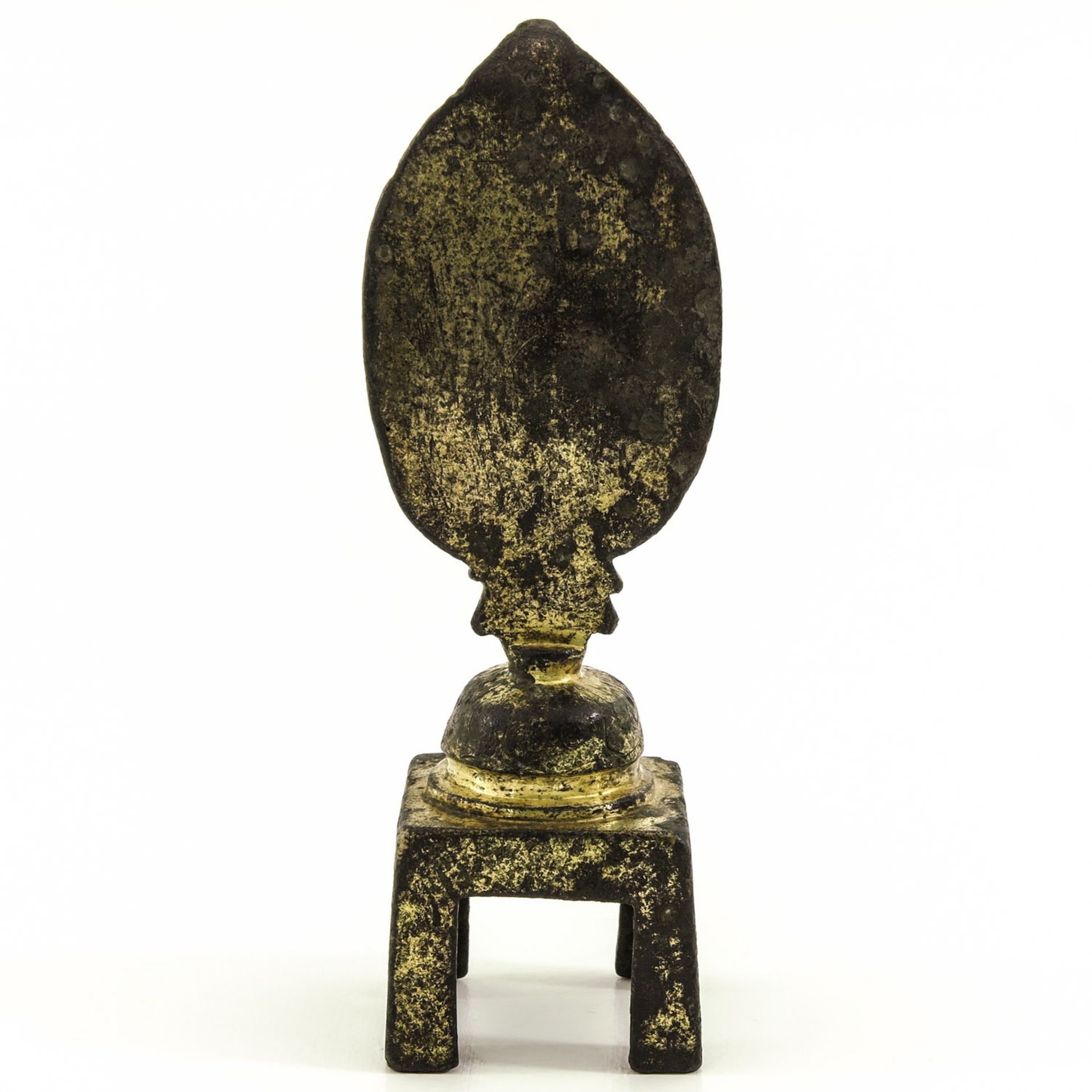 A Gilt Buddha Sculpture - Bild 3 aus 10