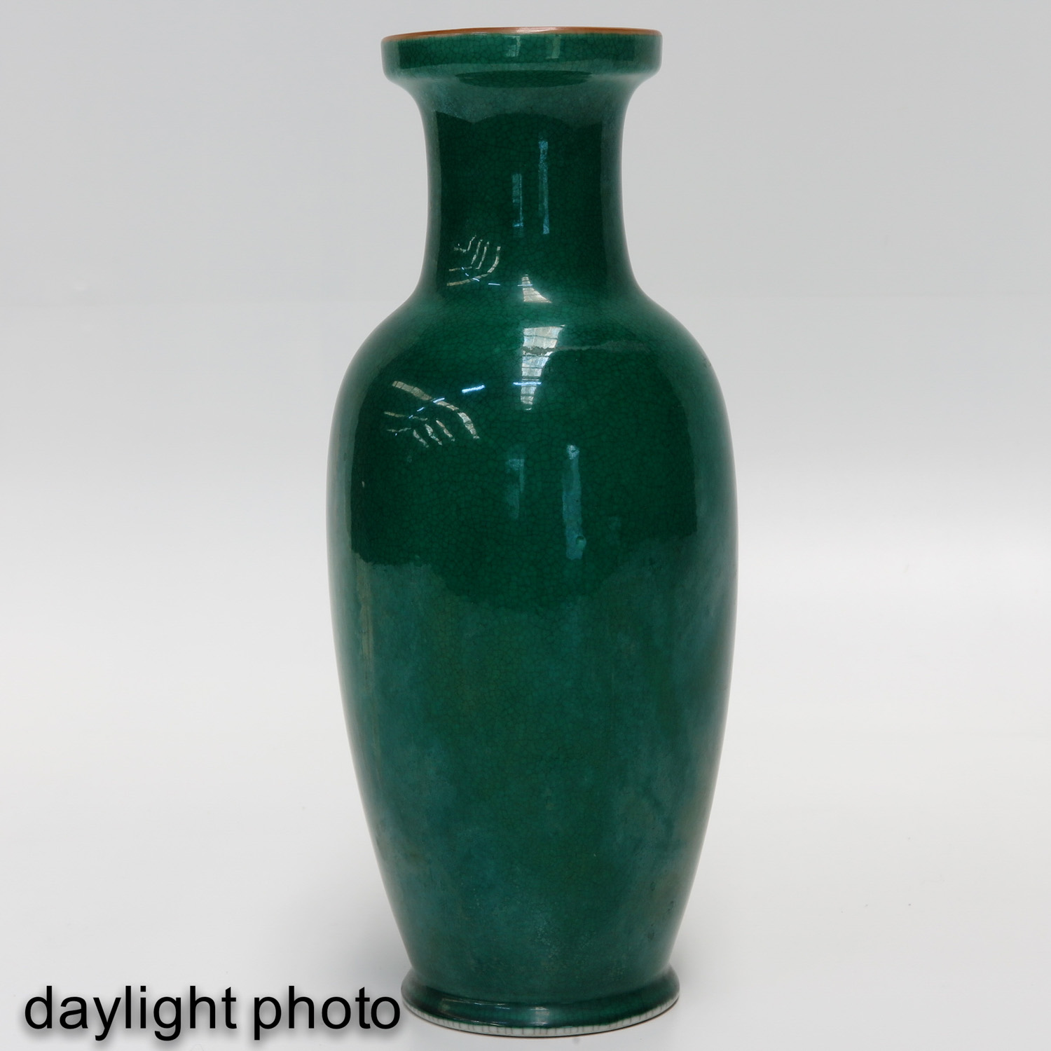 A Pair of Green Glaze Vases - Image 7 of 9