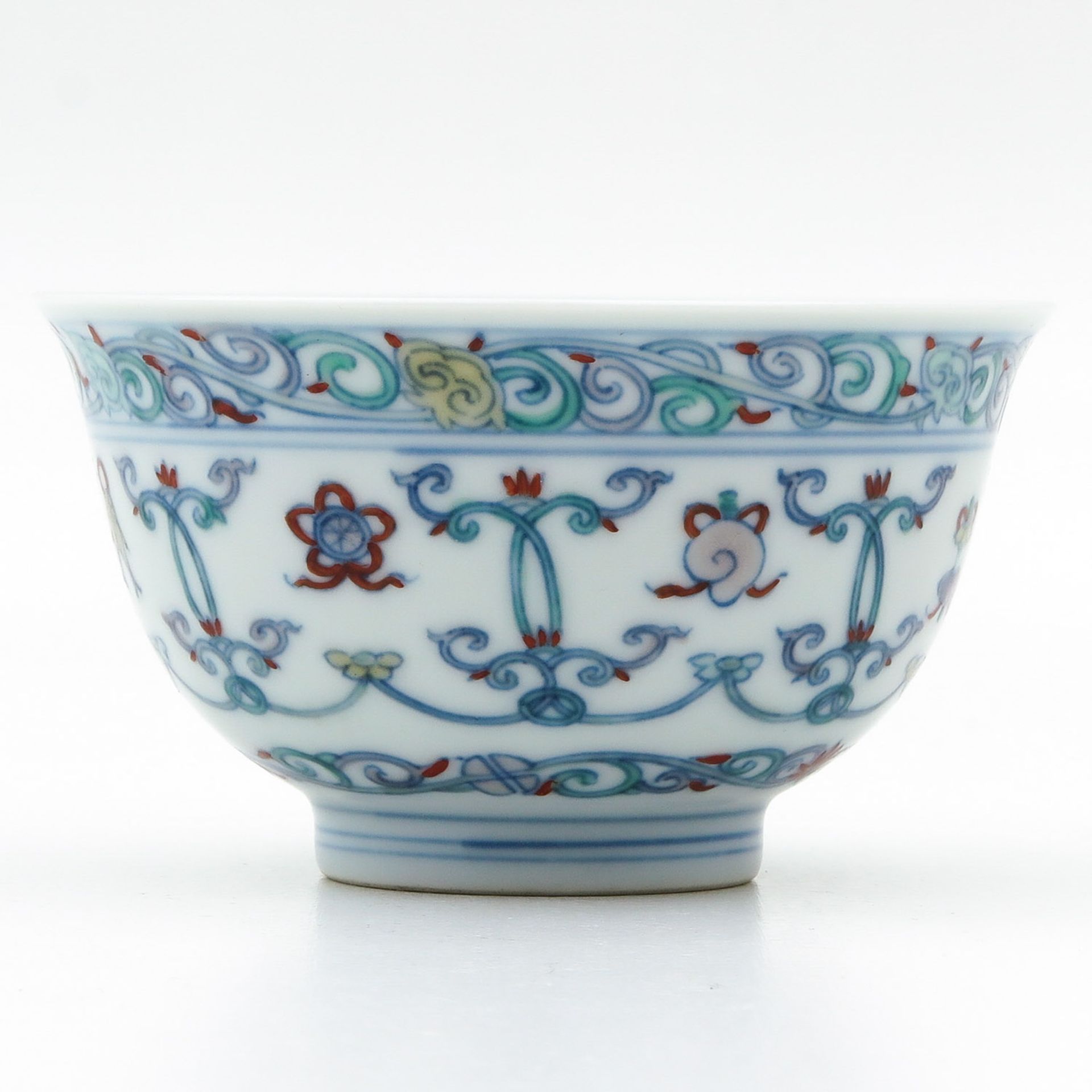 A Small Doucai Bowl - Bild 4 aus 9