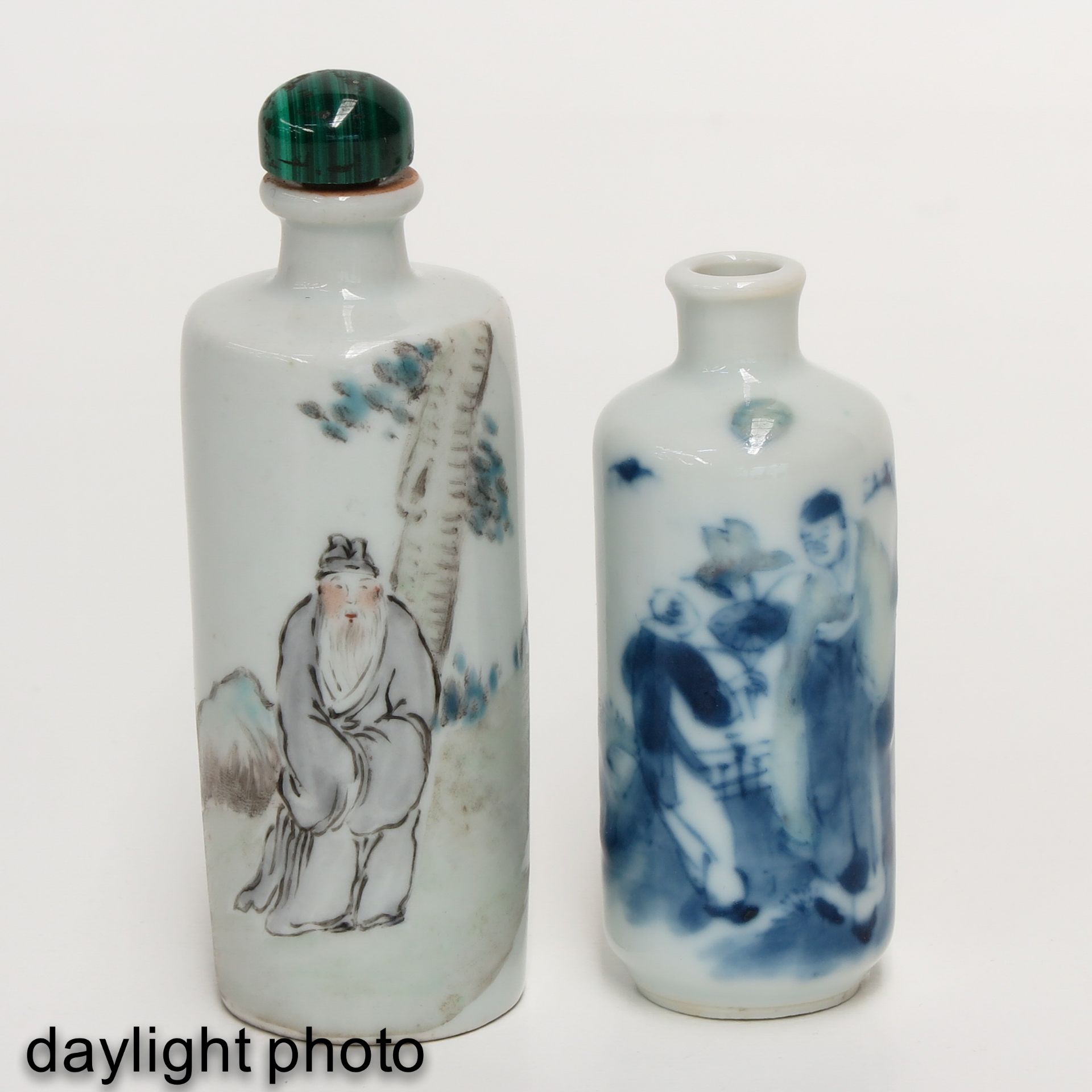 Two Snuff Bottles - Bild 7 aus 9