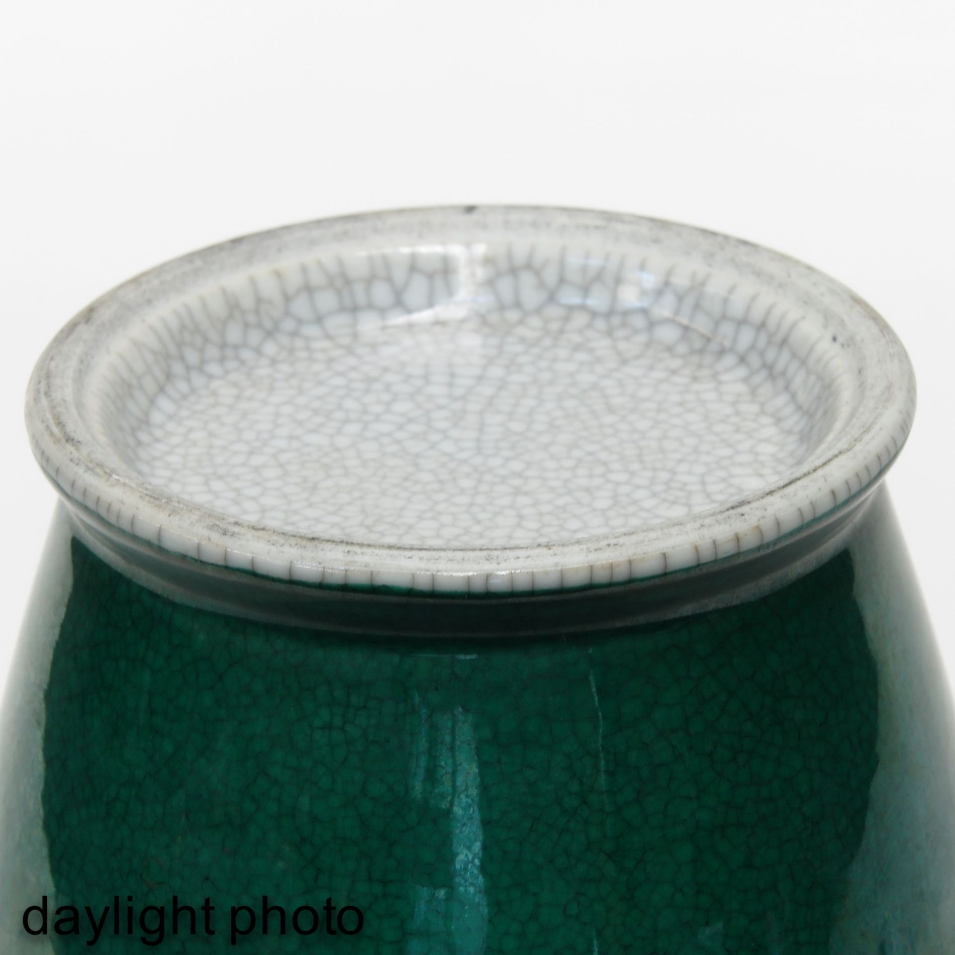 A Pair of Green Glaze Vases - Bild 8 aus 9