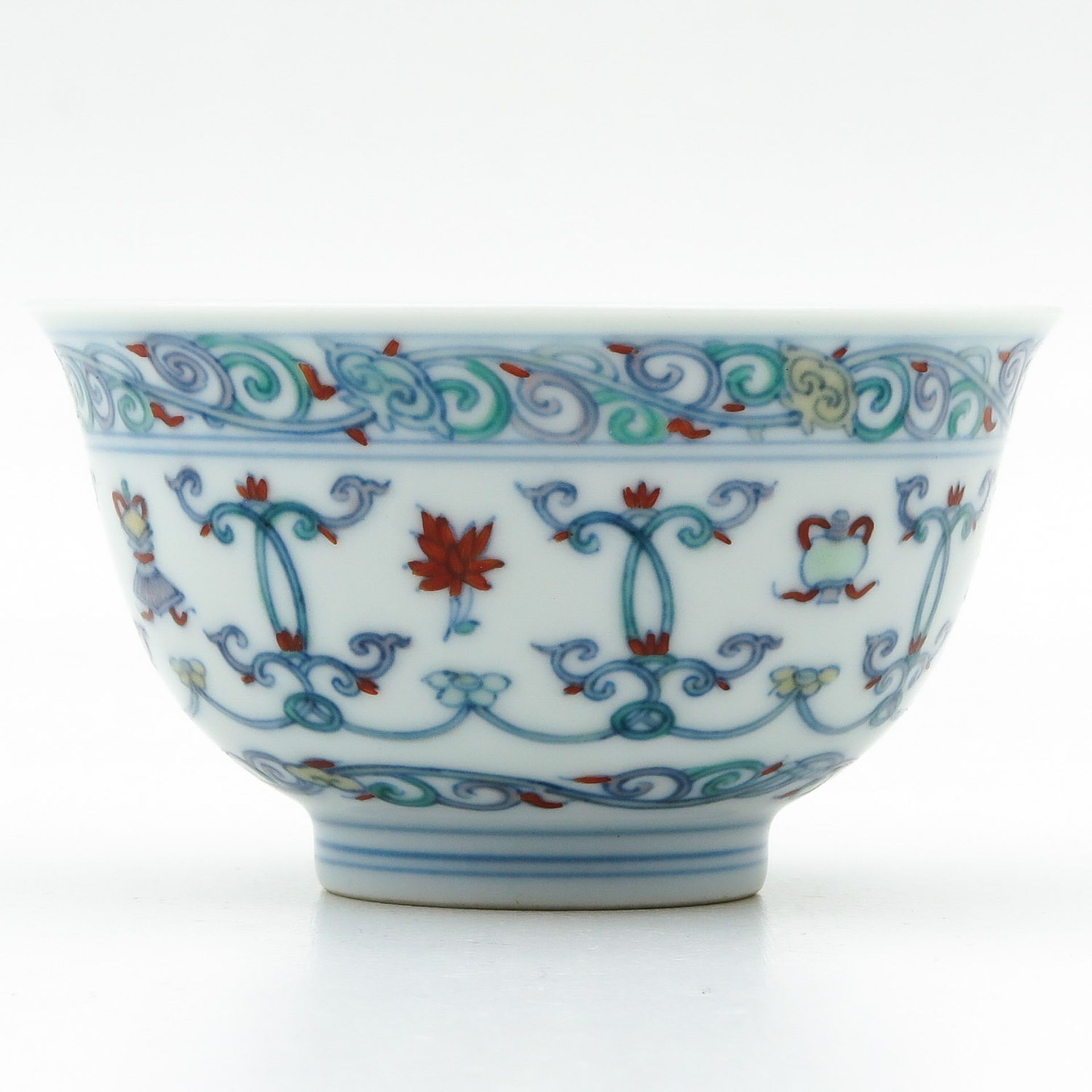A Small Doucai Bowl - Bild 2 aus 9