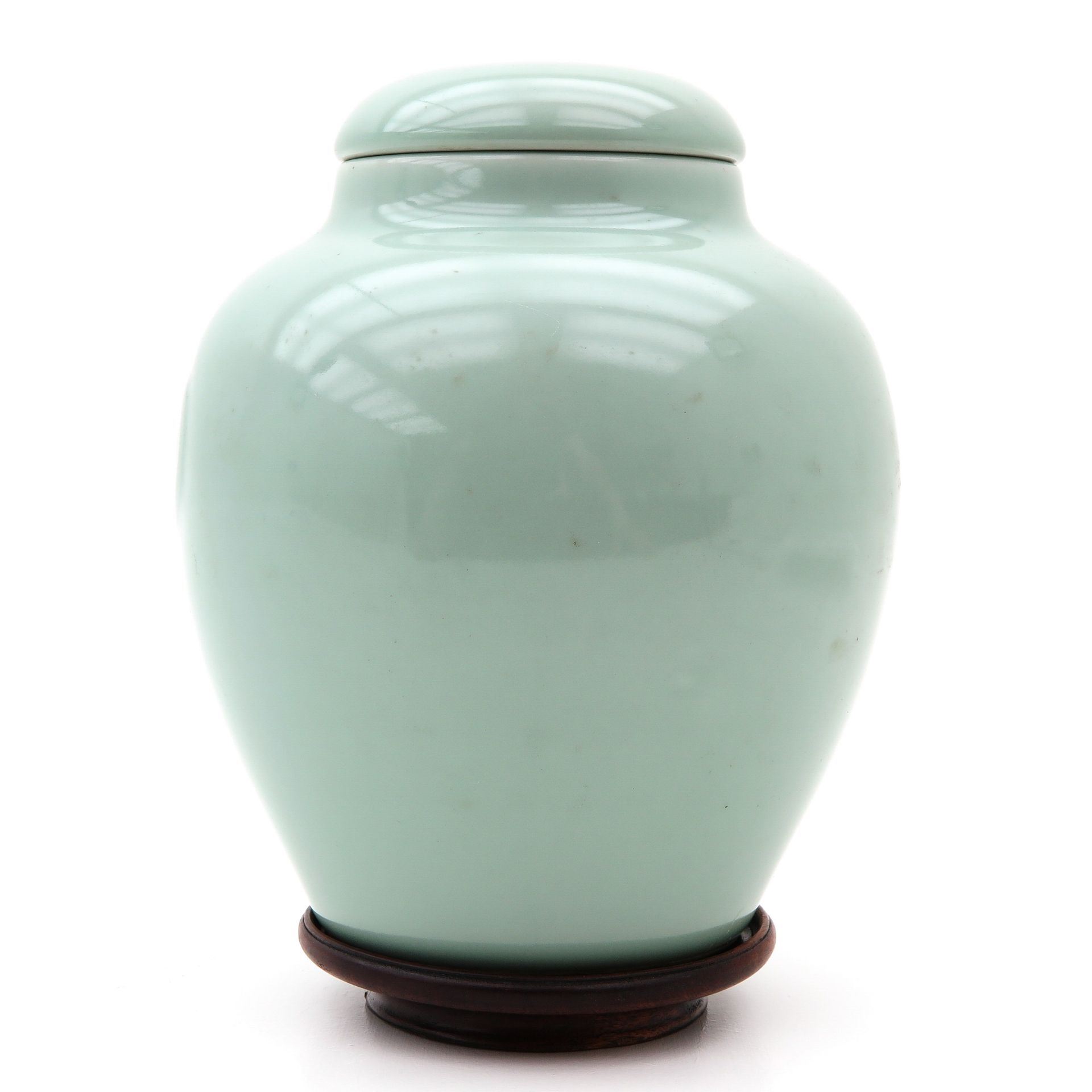 A Celadon Vase with Cover - Bild 2 aus 9