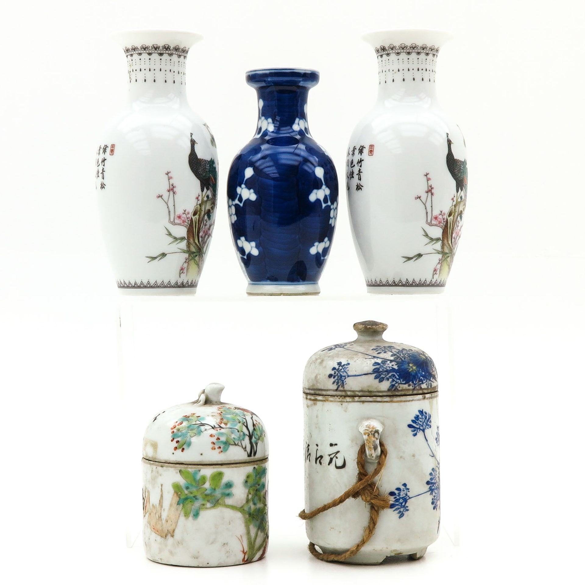 A Diverse Collection of Porcelain - Bild 4 aus 10