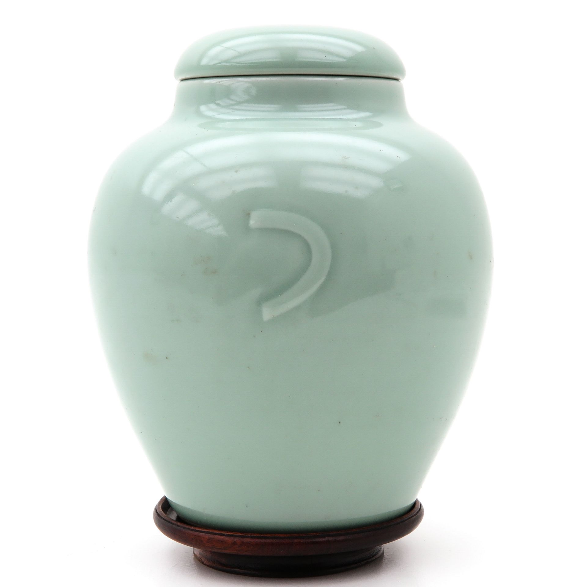 A Celadon Vase with Cover - Bild 3 aus 9