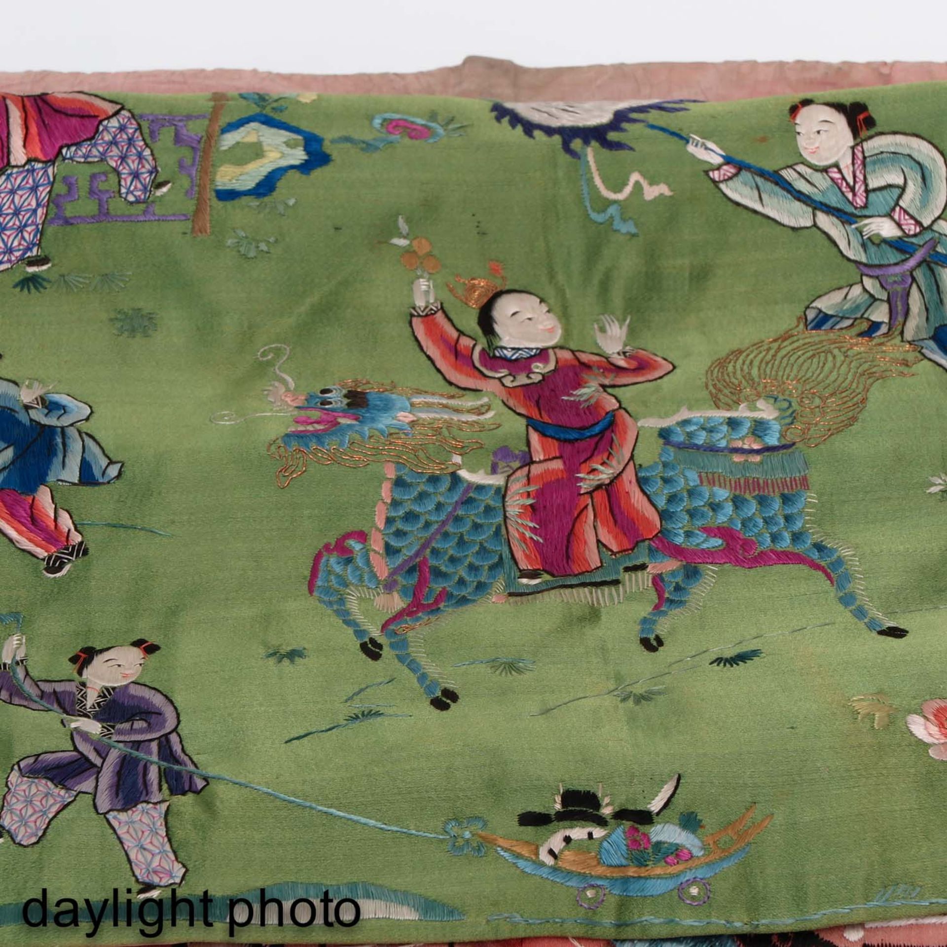 A Silk Embroidered Textile - Bild 5 aus 7