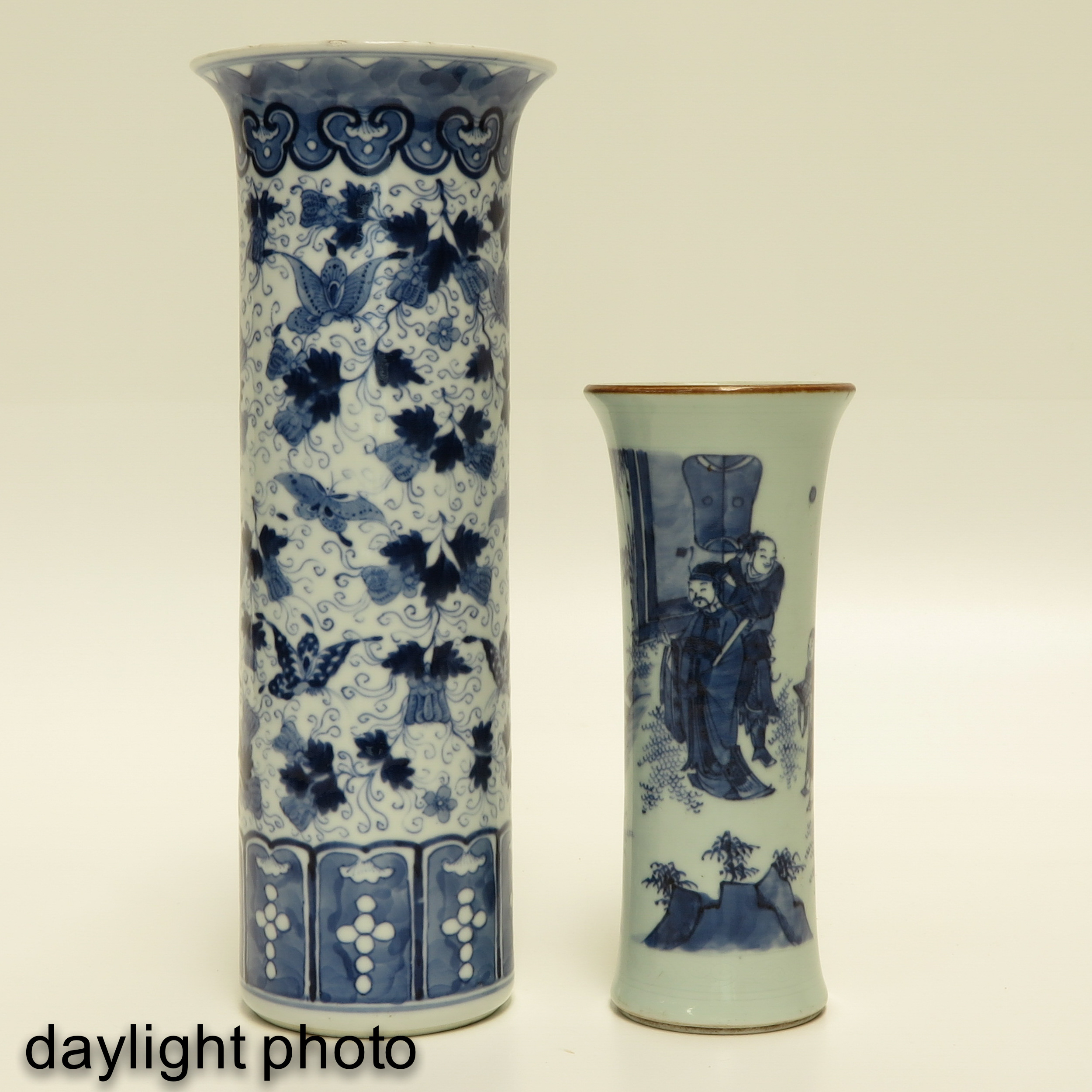 Two Blue and White Vases - Image 7 of 9