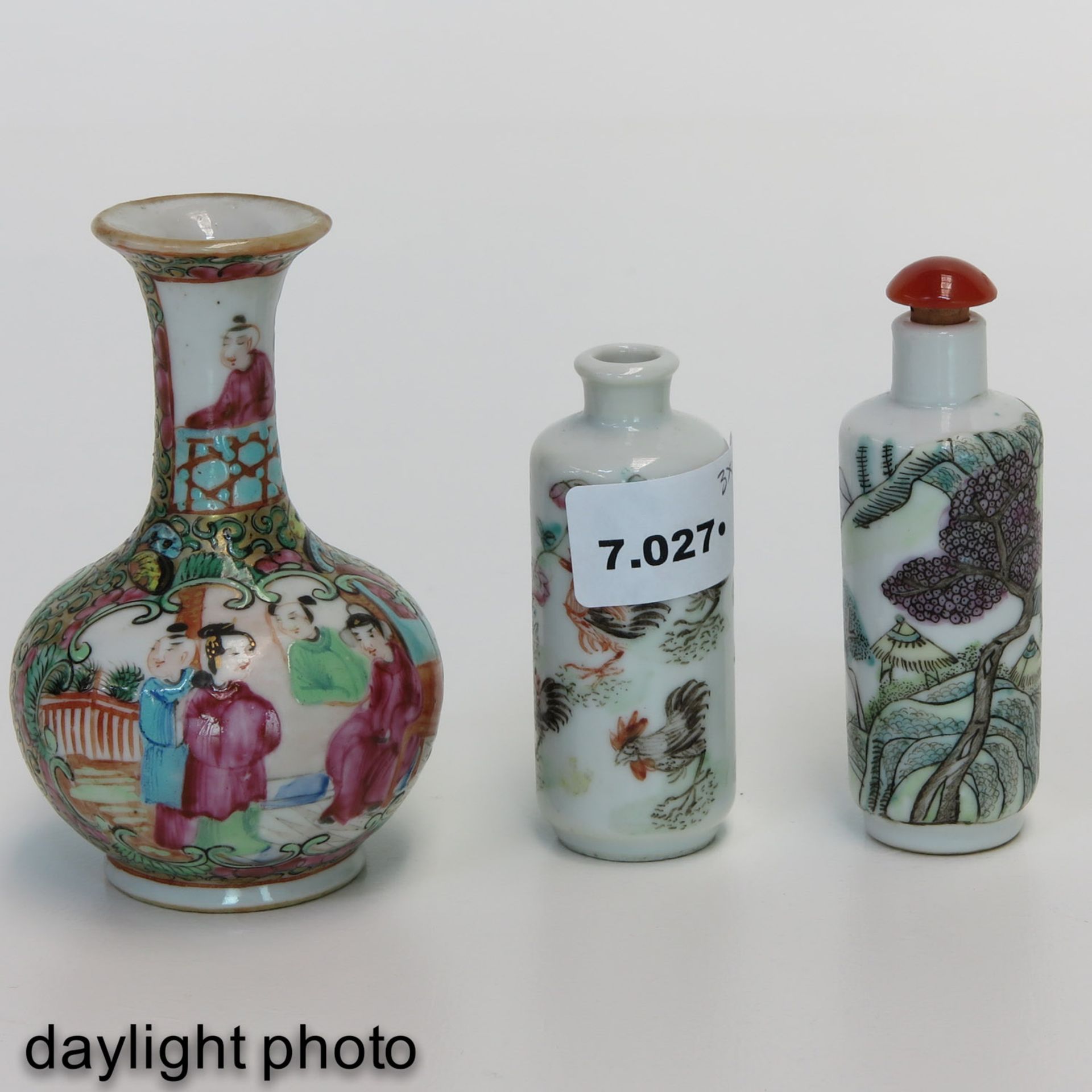 A Colleciton of Chinese Porcelain - Bild 7 aus 9