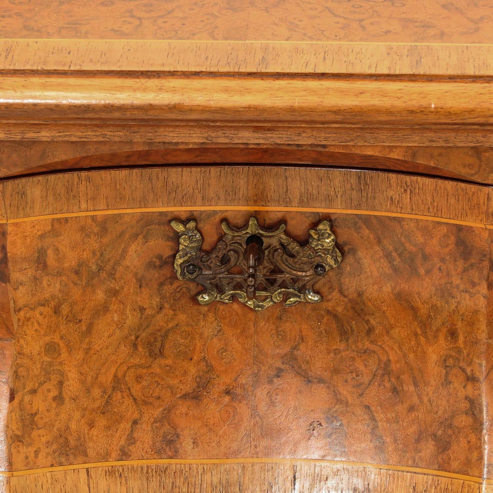 An English Walnut Veneer Dresser - Image 6 of 8