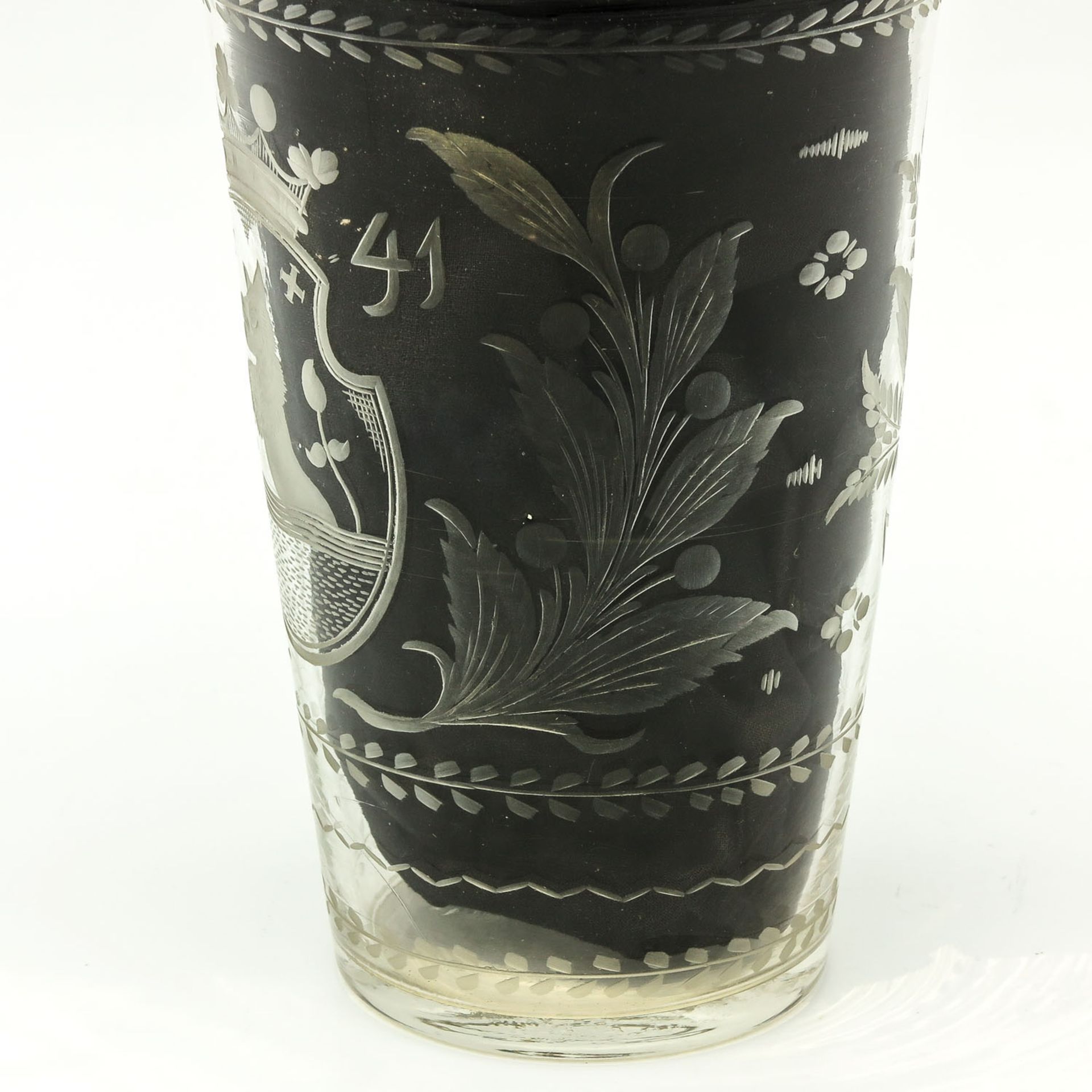 A Engraved Grape Washing Glass - Image 3 of 6