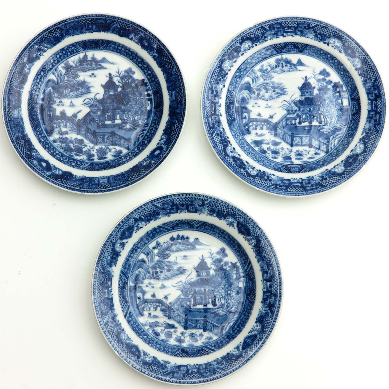A Series of 5 Blue and White Plates - Image 3 of 9