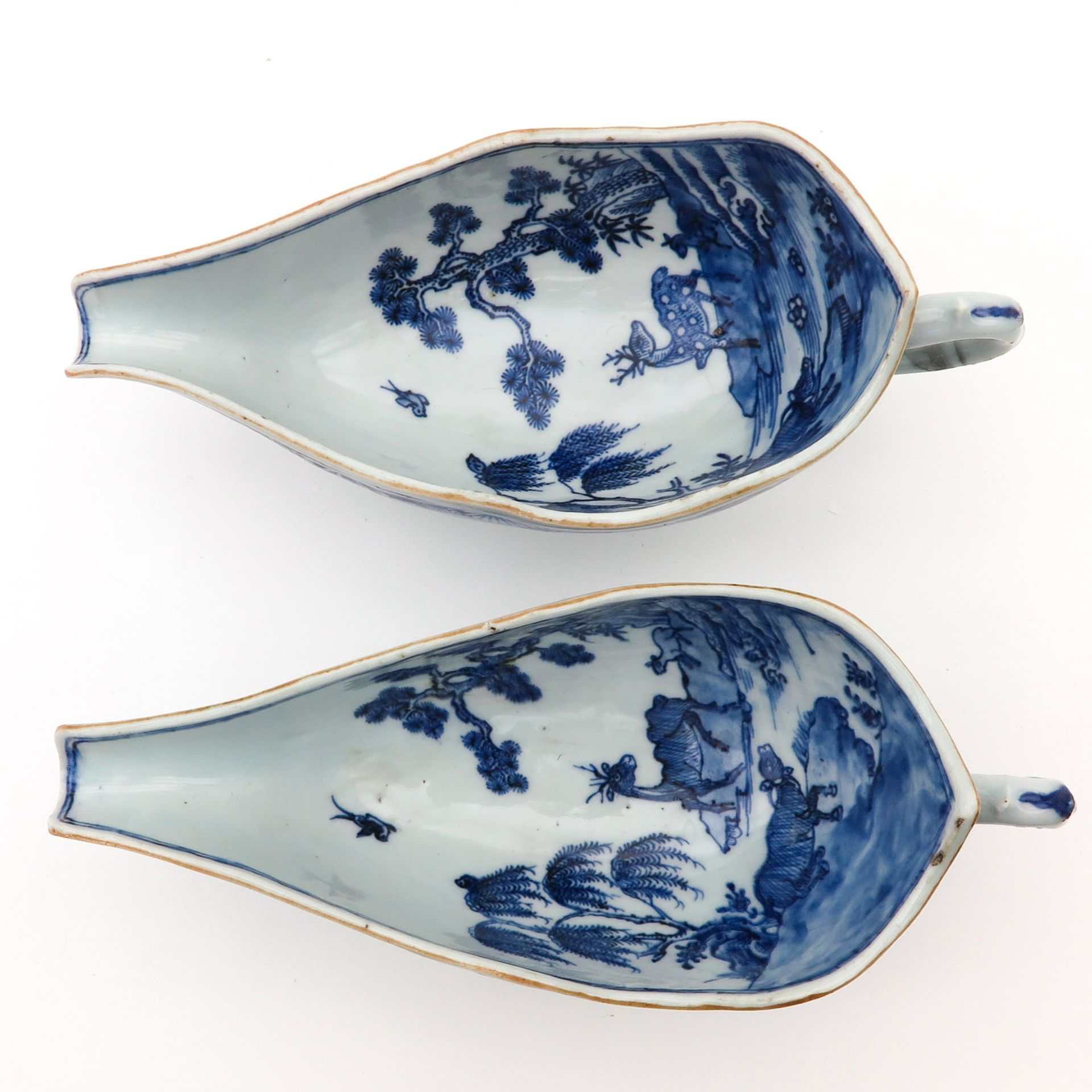 A Pair of Blue and White Gravy Boats - Image 5 of 9