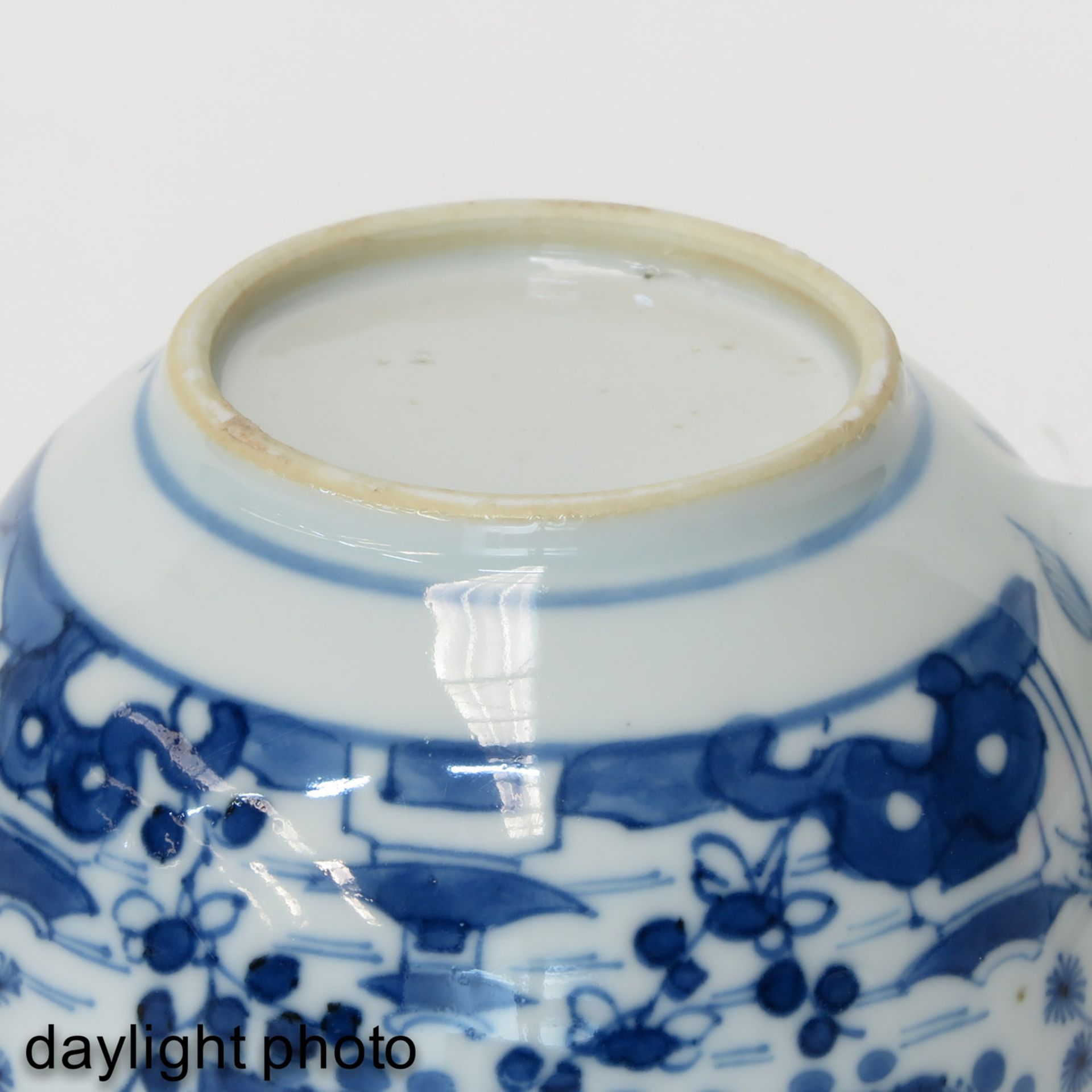 A Blue and White Teapot - Image 8 of 10