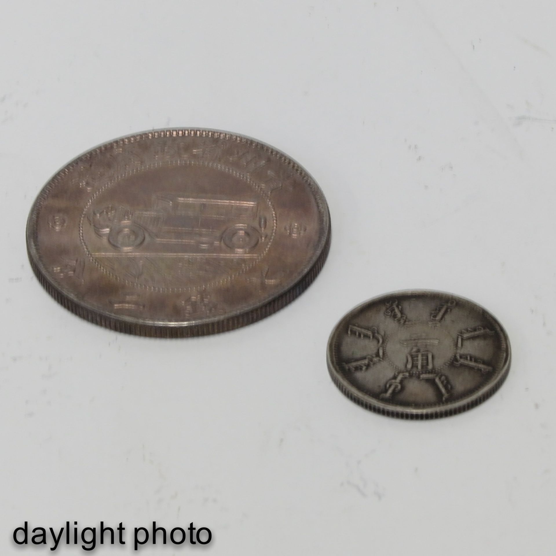 Two Chinese Coins - Bild 7 aus 10