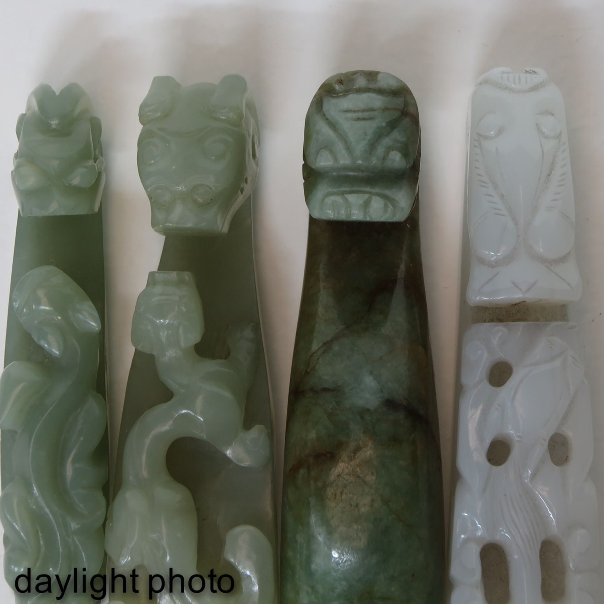 A Collection of 4 Jade Belt Hooks - Image 9 of 9