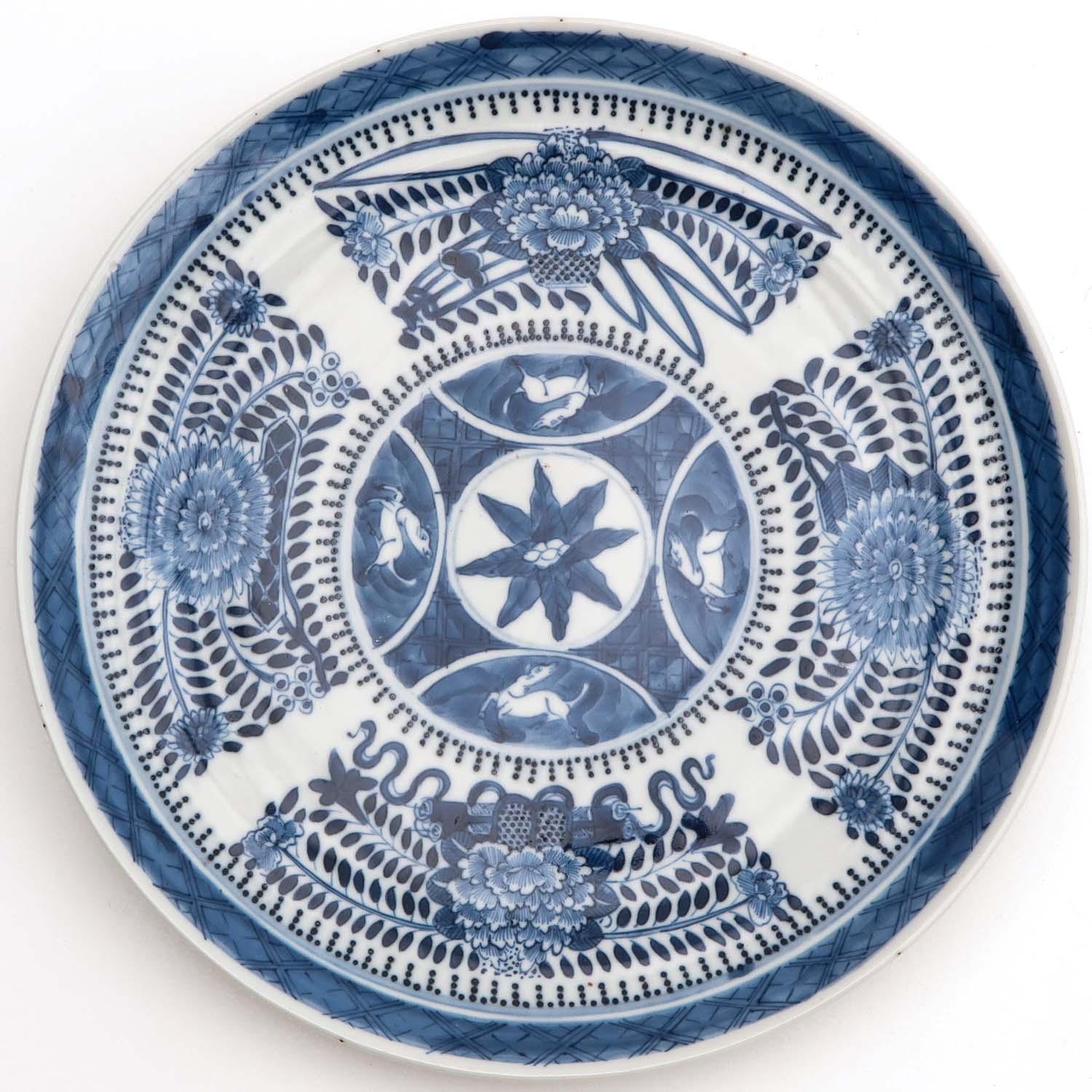 2 blue and White Plates - Image 5 of 9
