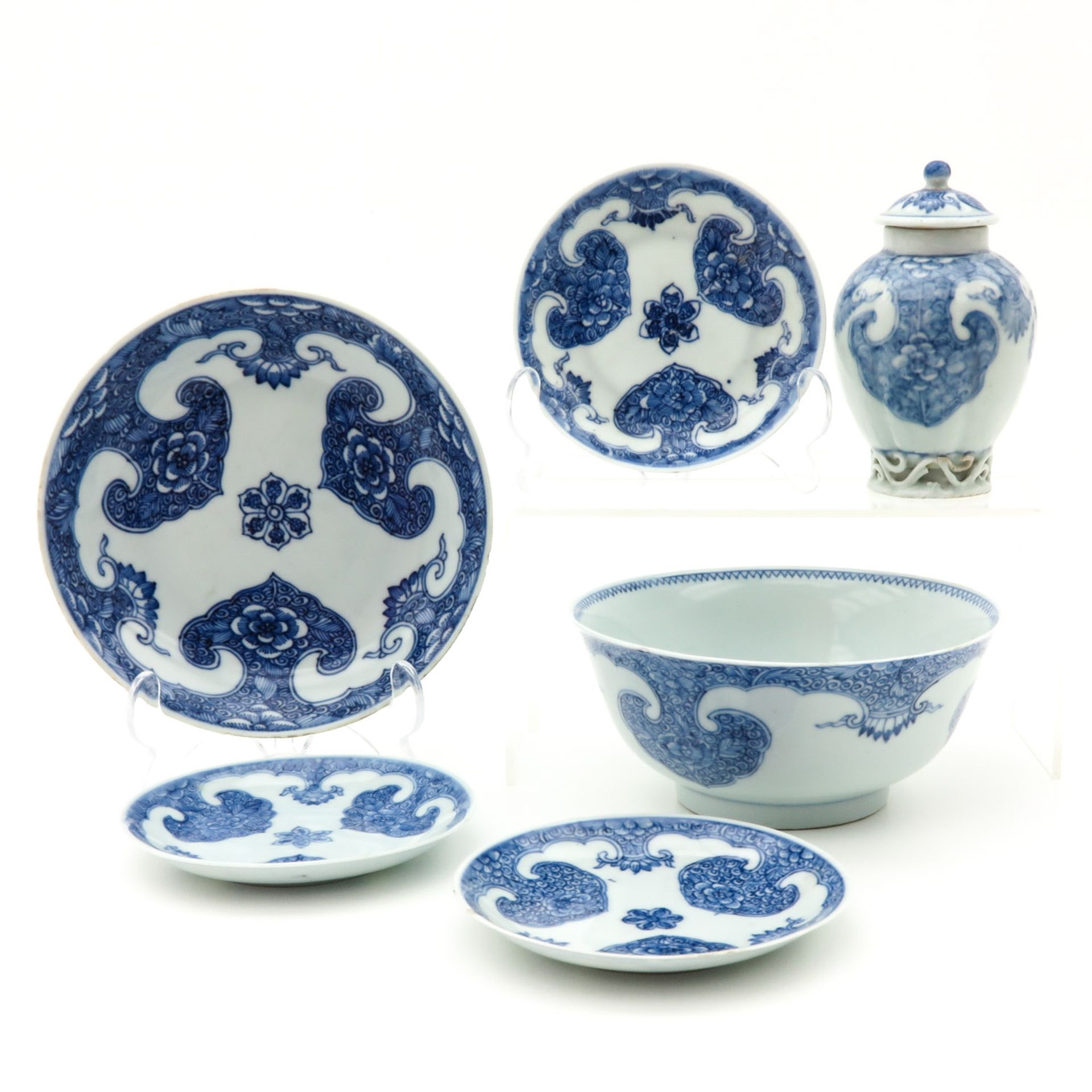 A Collection of Blue and White Porcelain - Image 4 of 10
