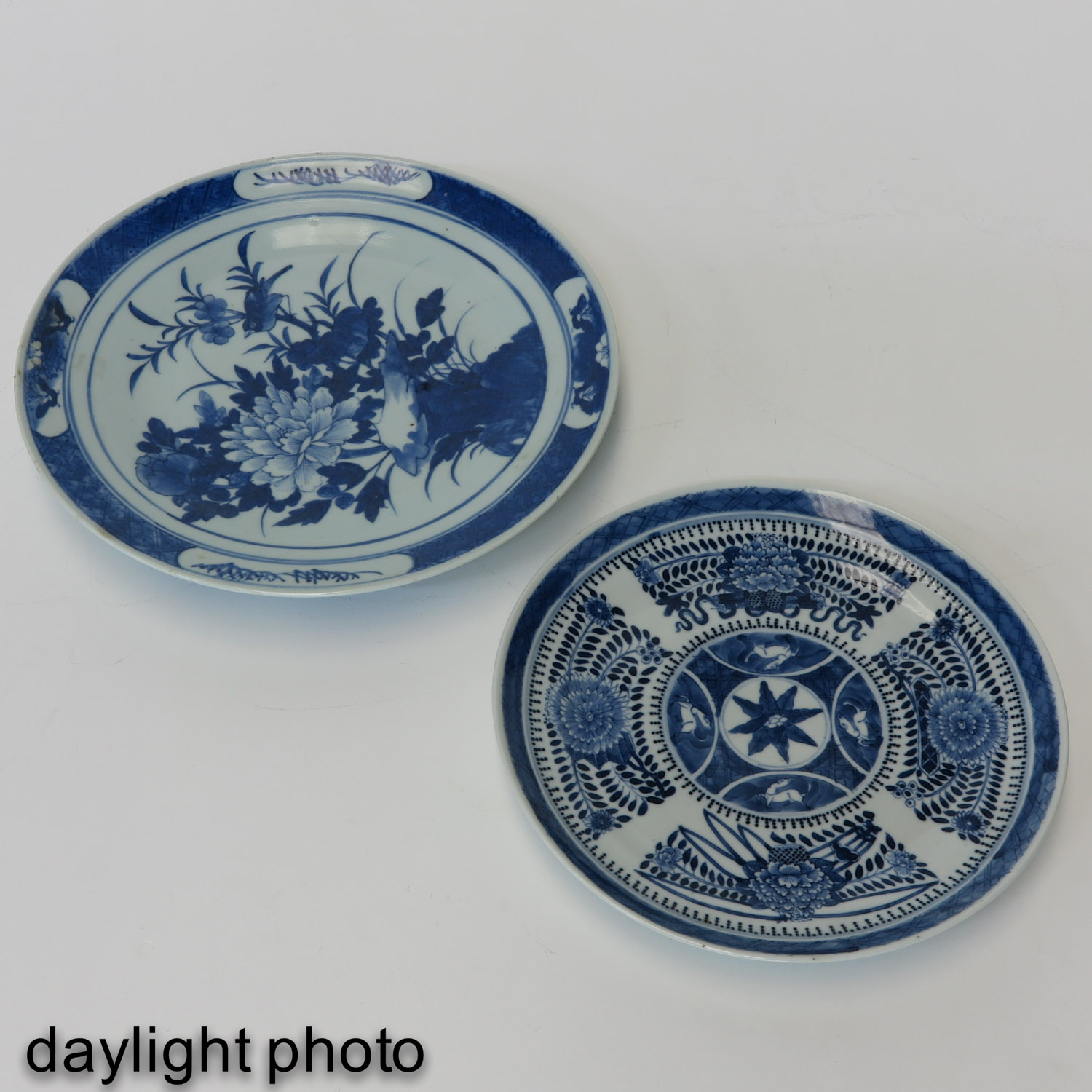 2 blue and White Plates - Image 7 of 9