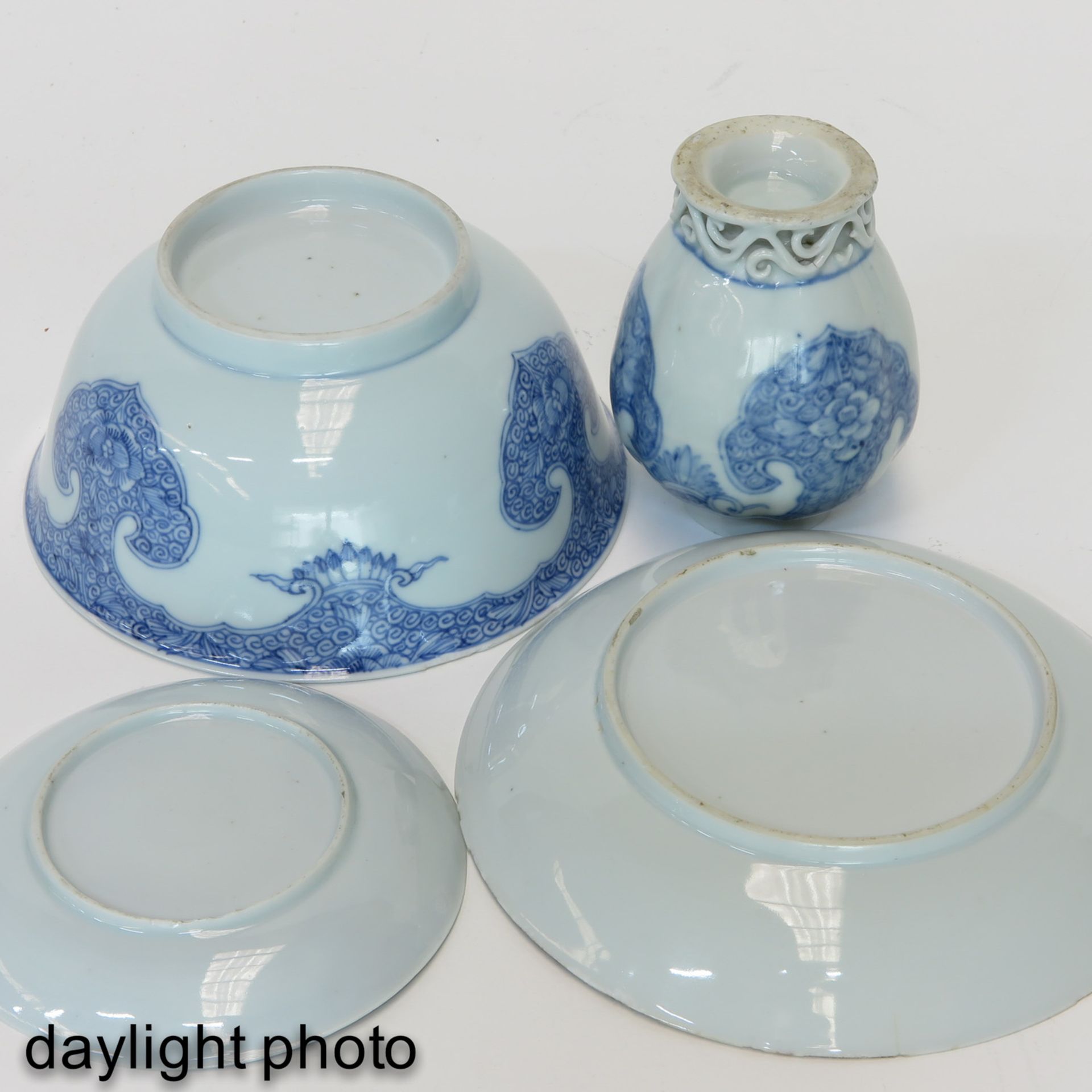 A Collection of Blue and White Porcelain - Image 8 of 10