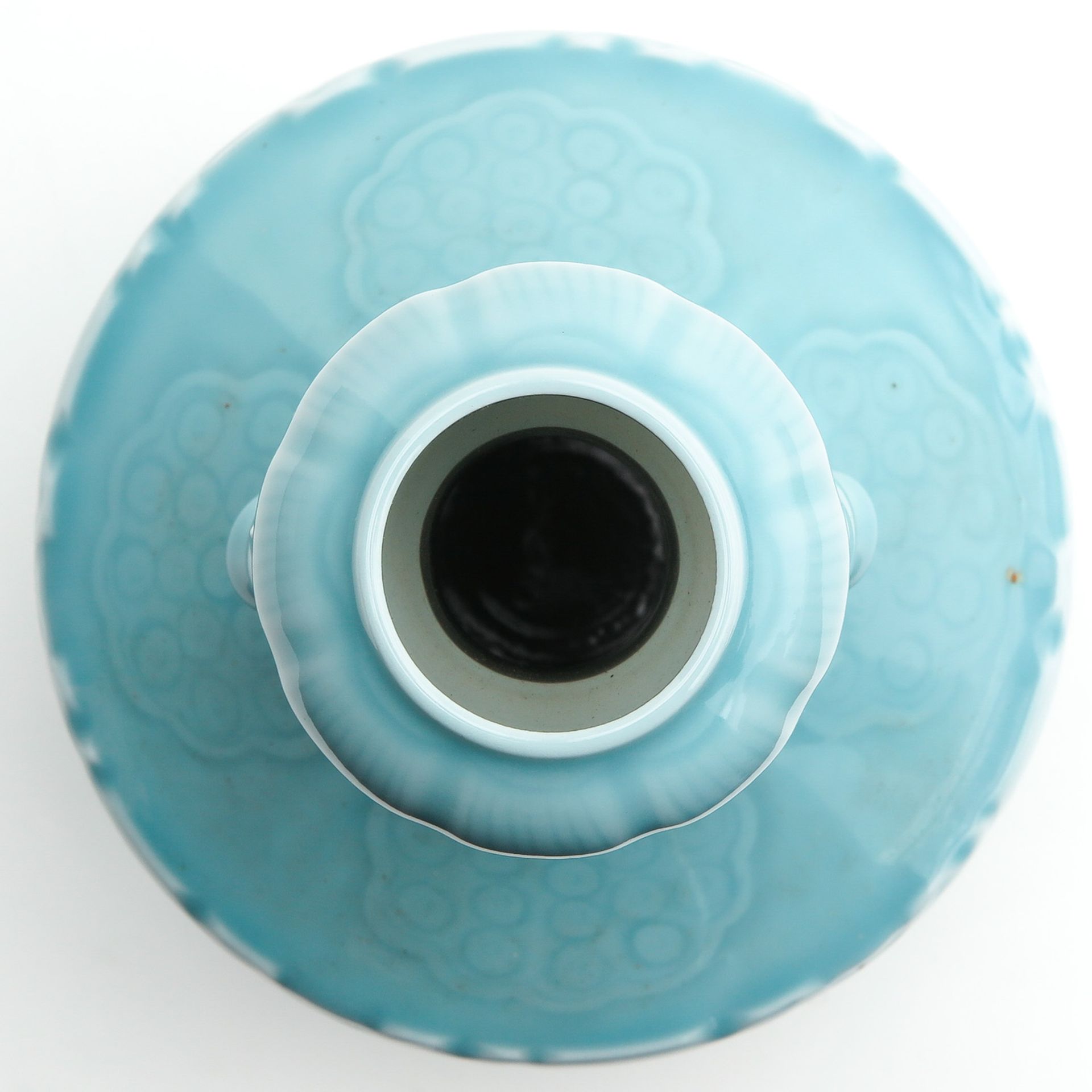A Light Blue Glazed Vase - Image 5 of 10