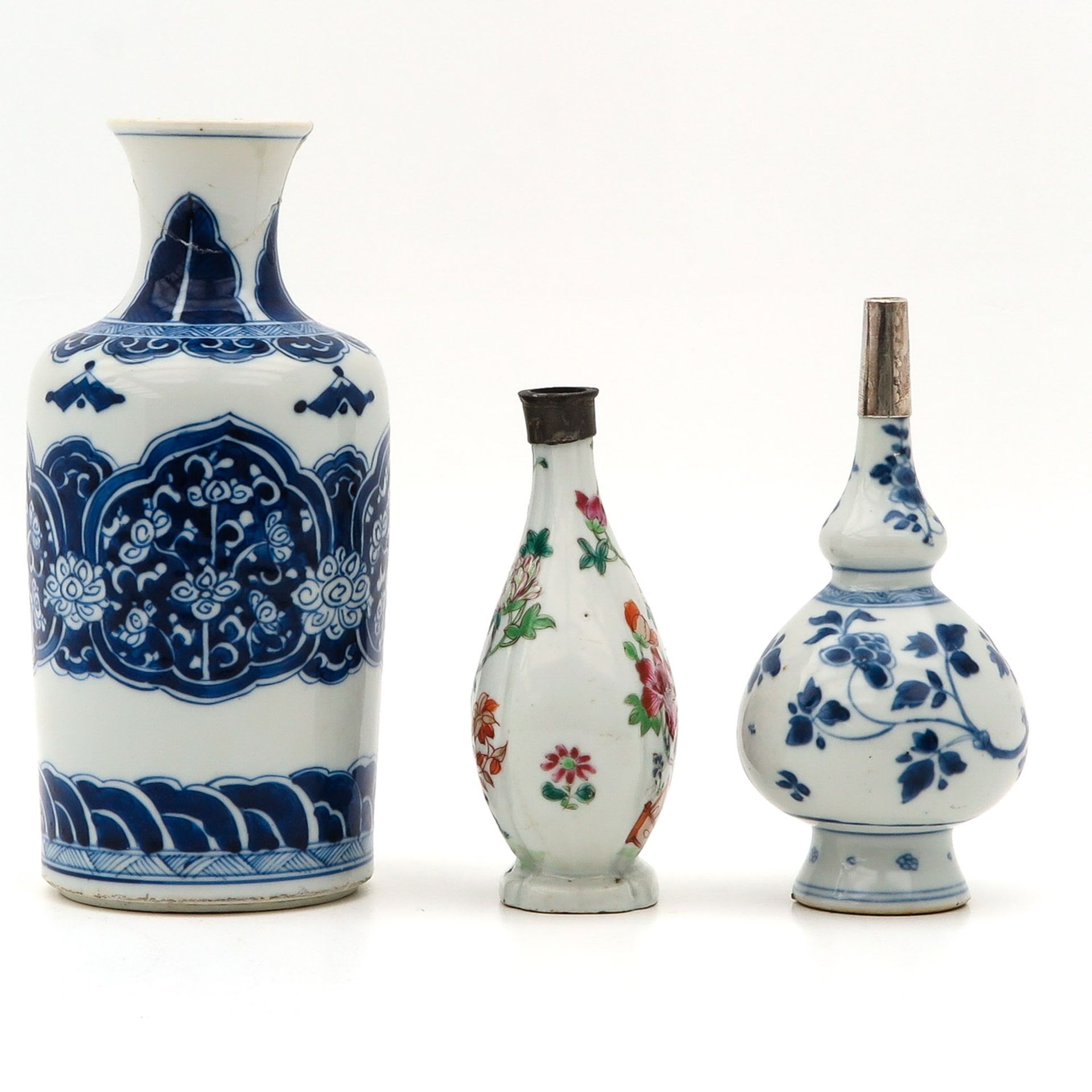 A Collection of 3 Vases - Image 2 of 10