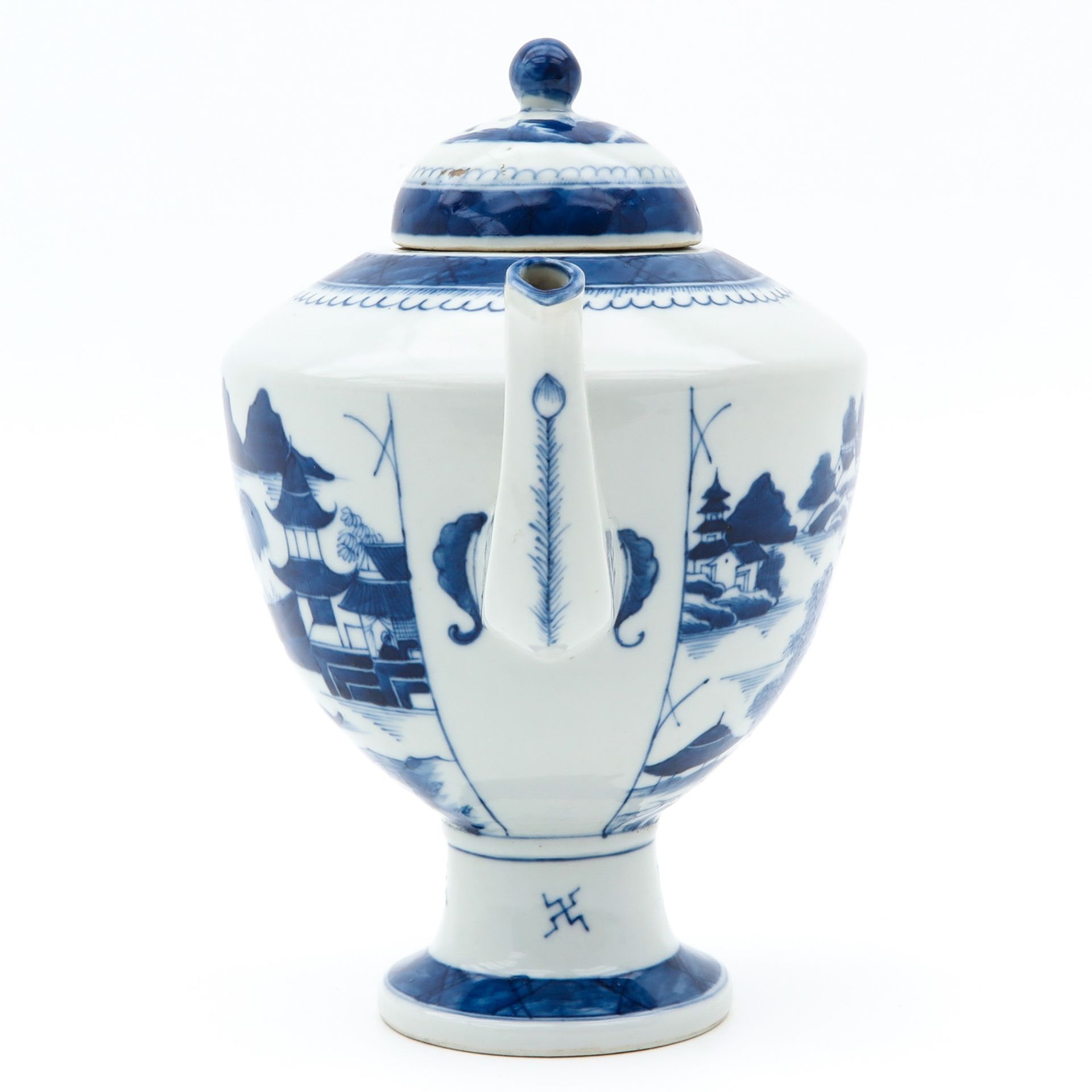 A BLue and White Teapot - Image 4 of 10