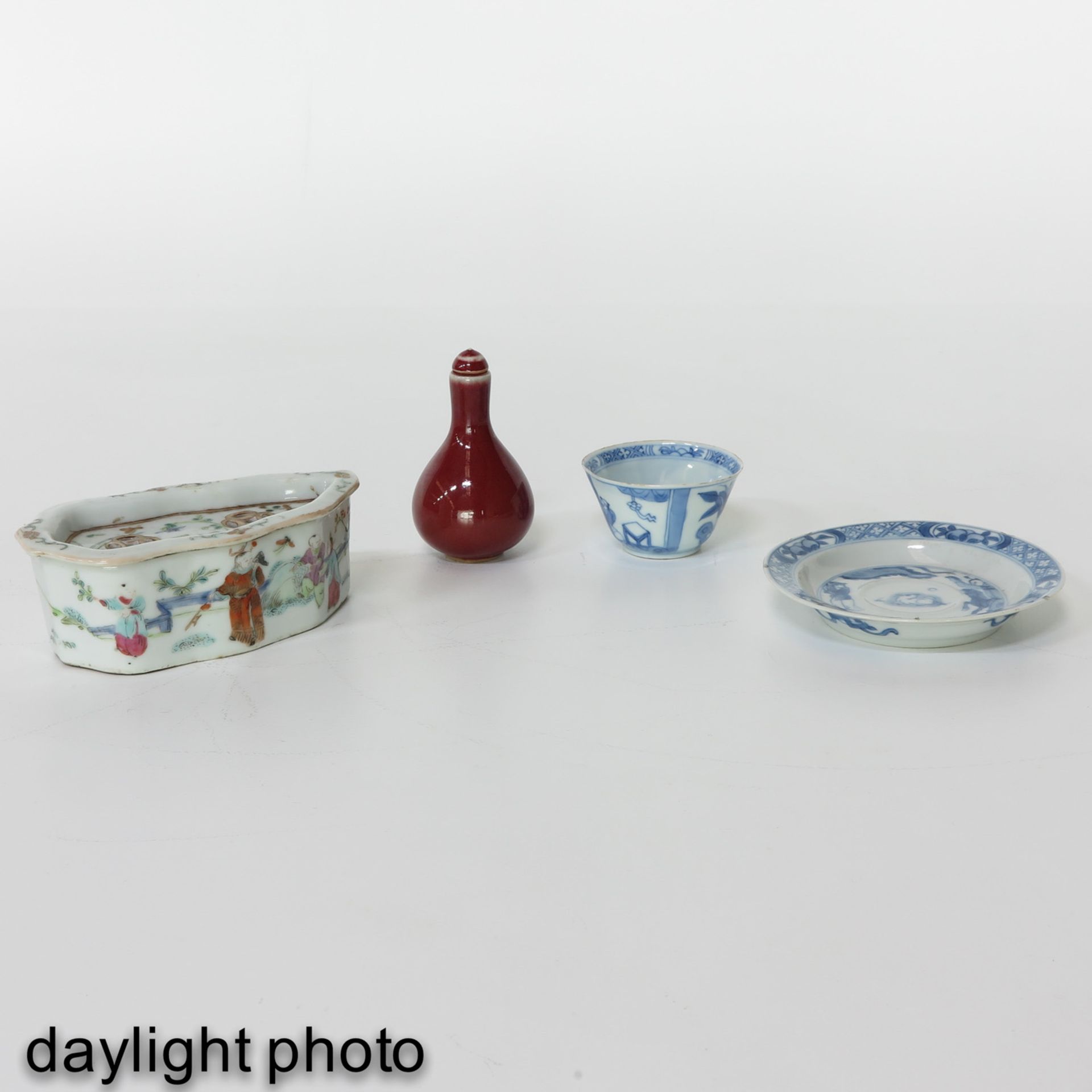 A Diverse Collection of Porcelain - Image 7 of 10