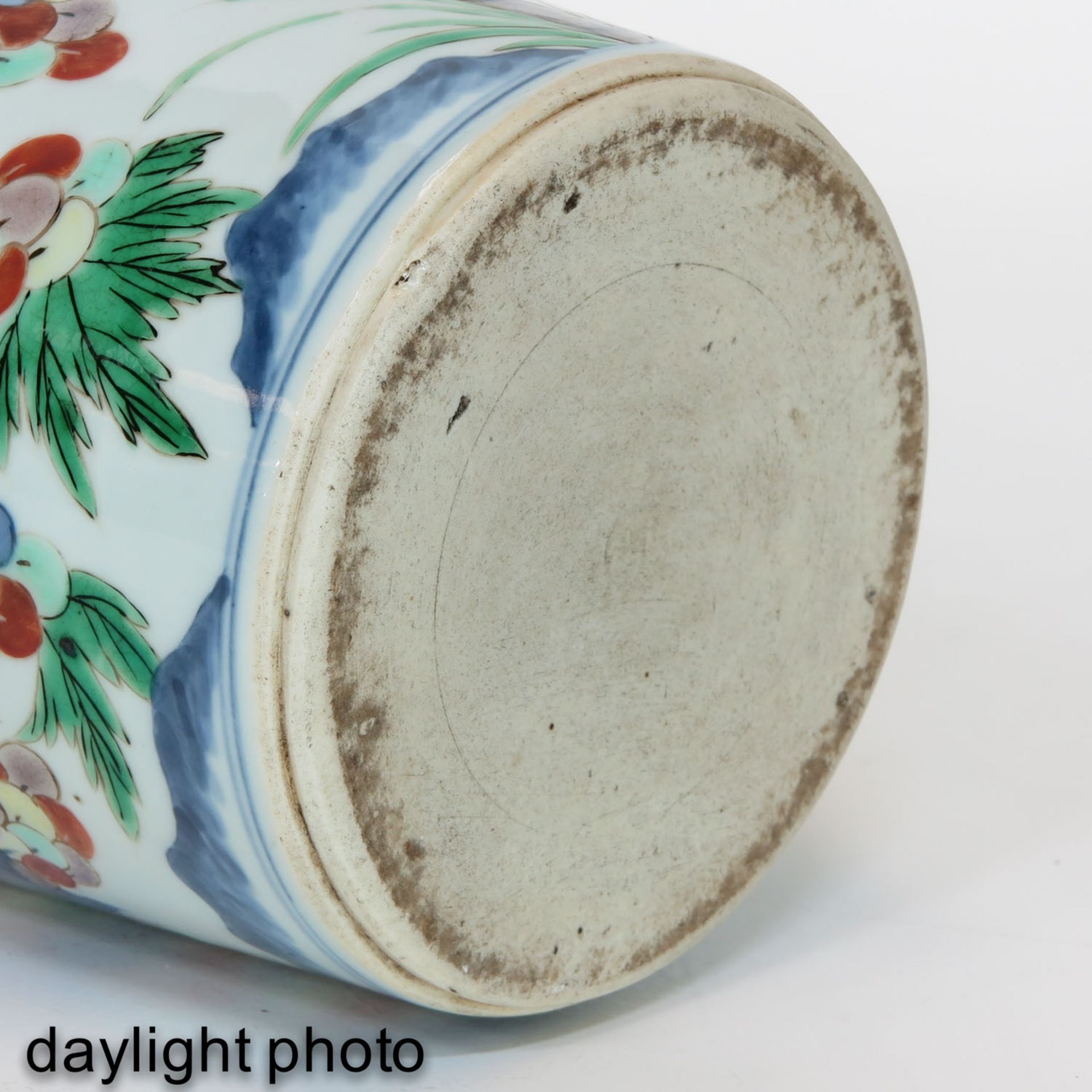 A Polychrome Vase - Image 8 of 9