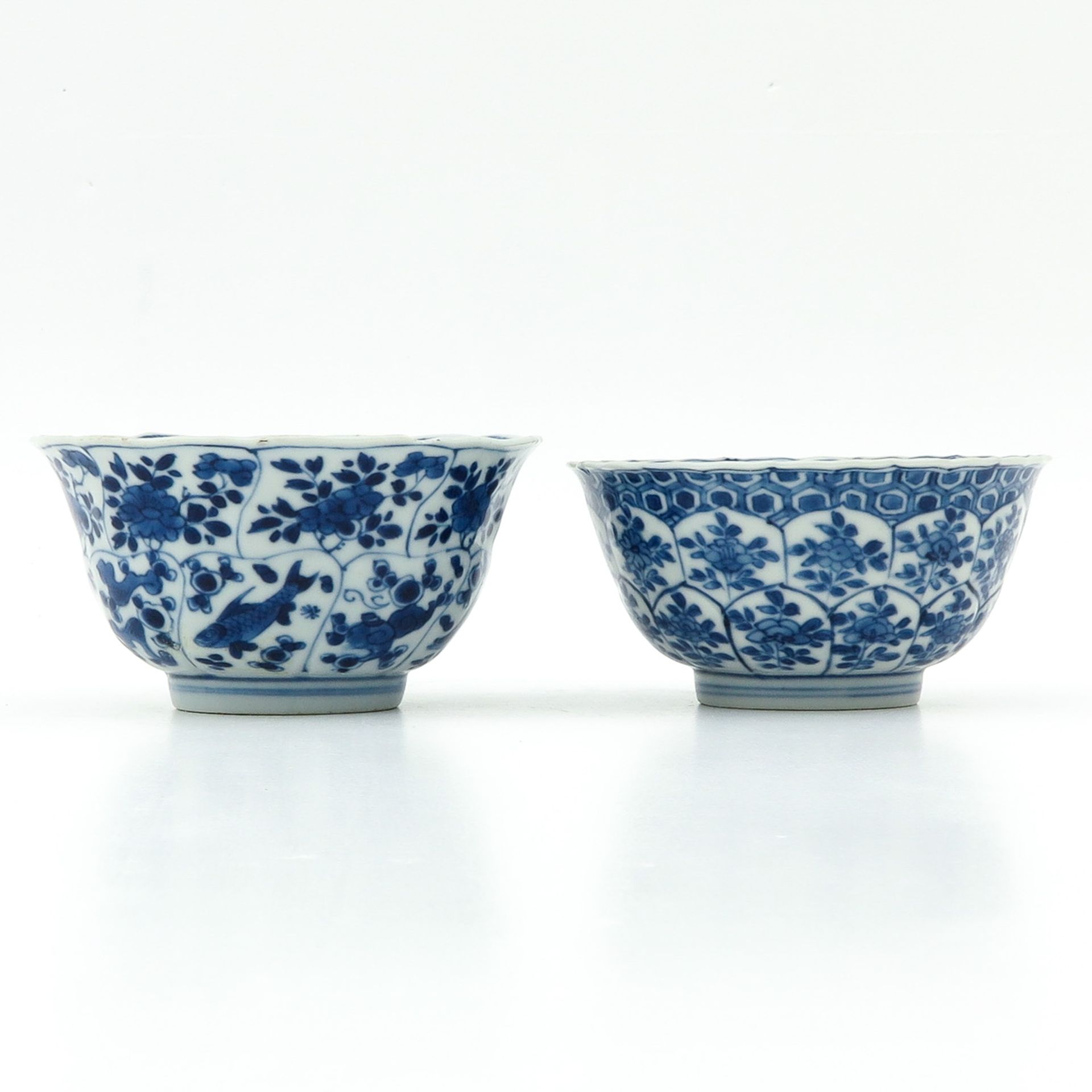 A Pair of Blue and White Bowls - Image 2 of 9