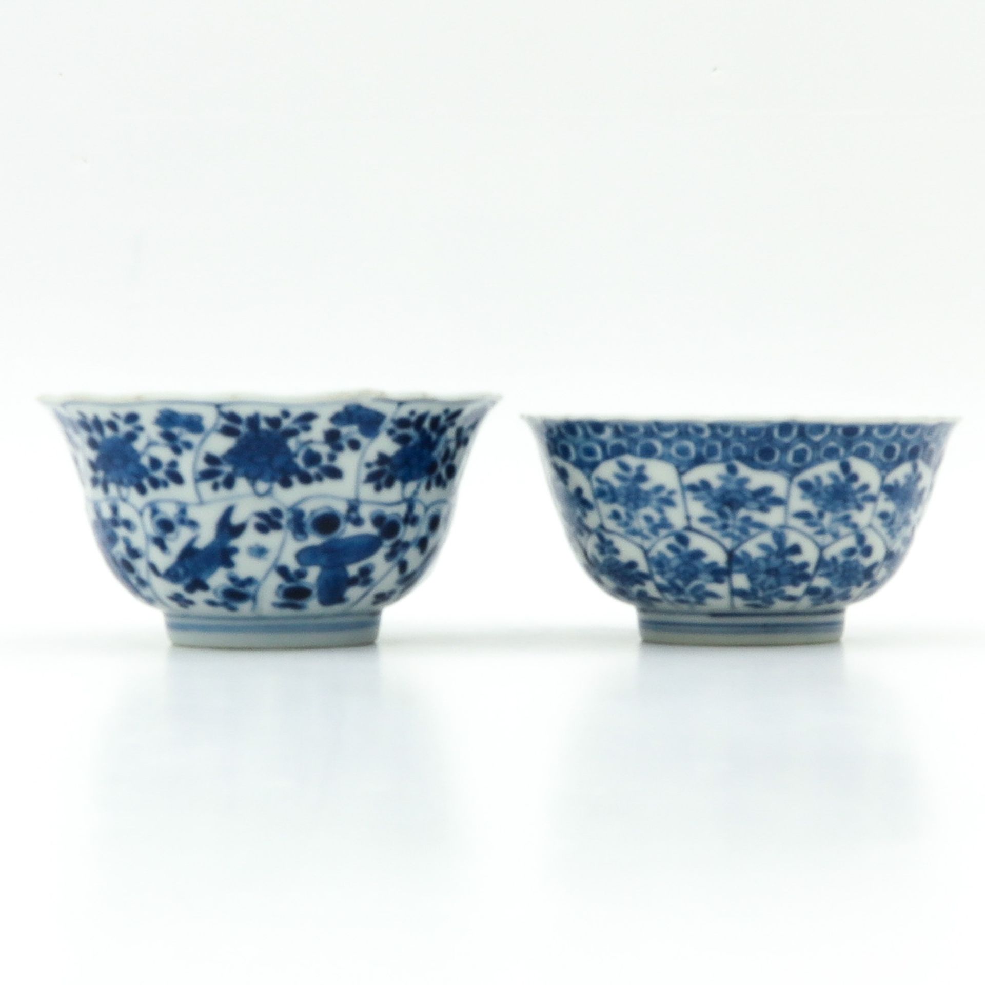 A Pair of Blue and White Bowls - Bild 4 aus 9
