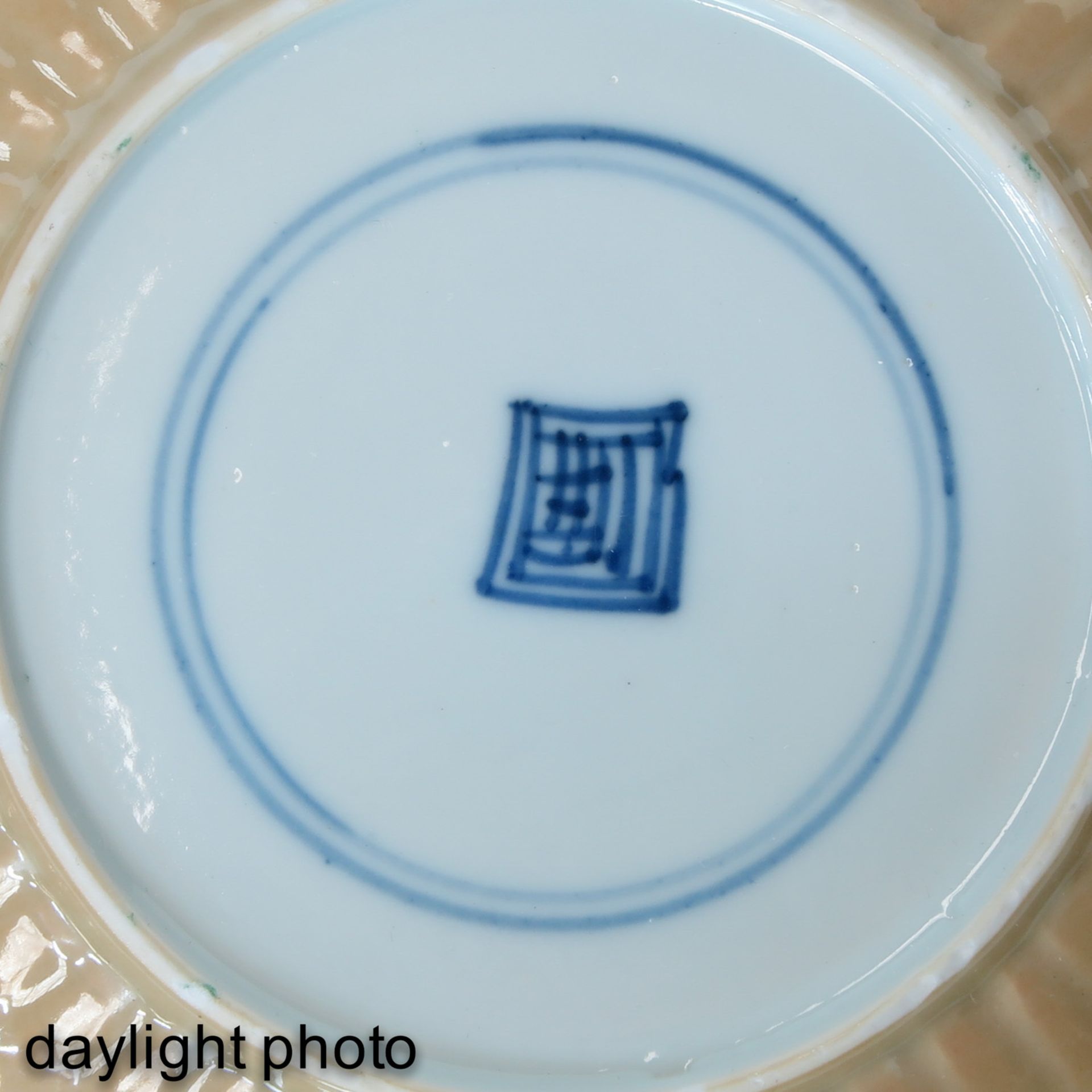 A Collection of 5 Polycrhome Plates - Image 9 of 10