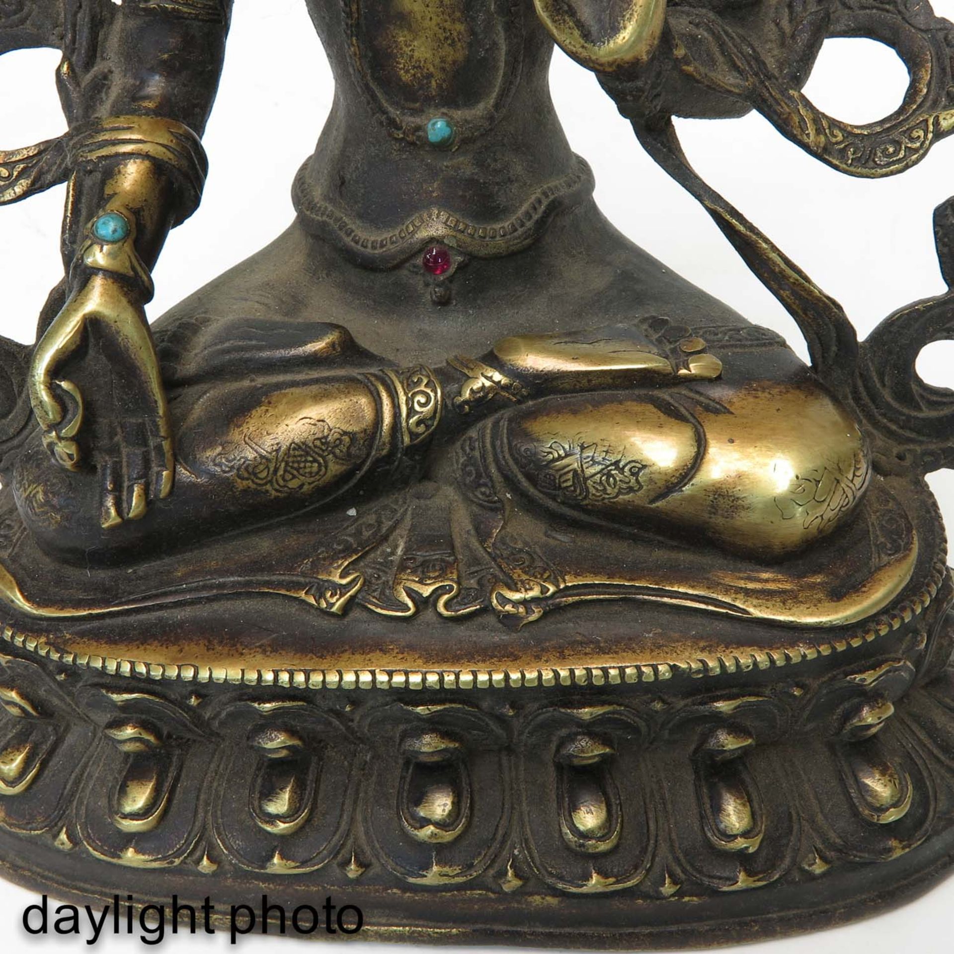 A Bronze Buddha Sculpture - Image 10 of 10