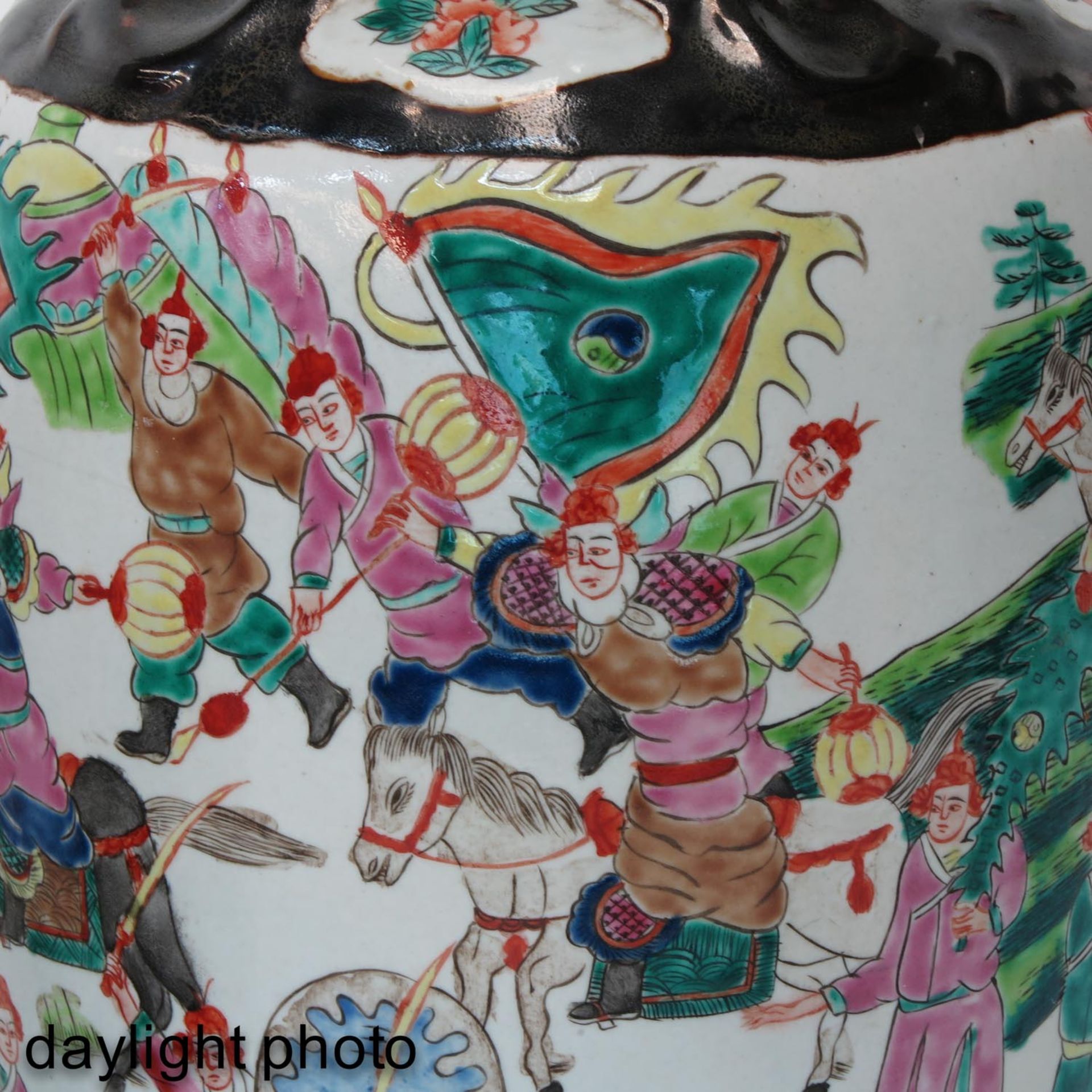 A Pair of Nanking Vases - Image 10 of 10