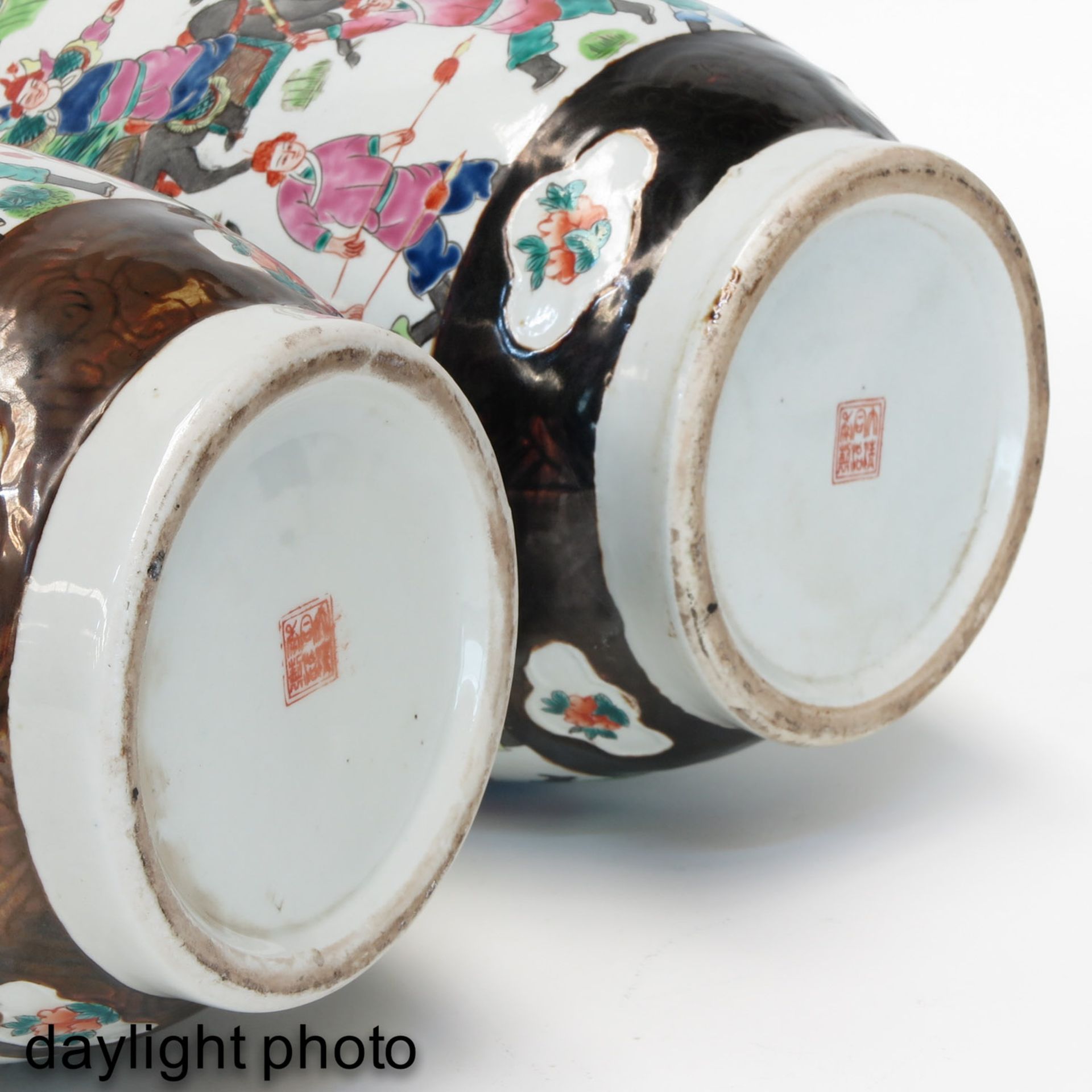 A Pair of Nanking Vases - Image 8 of 10