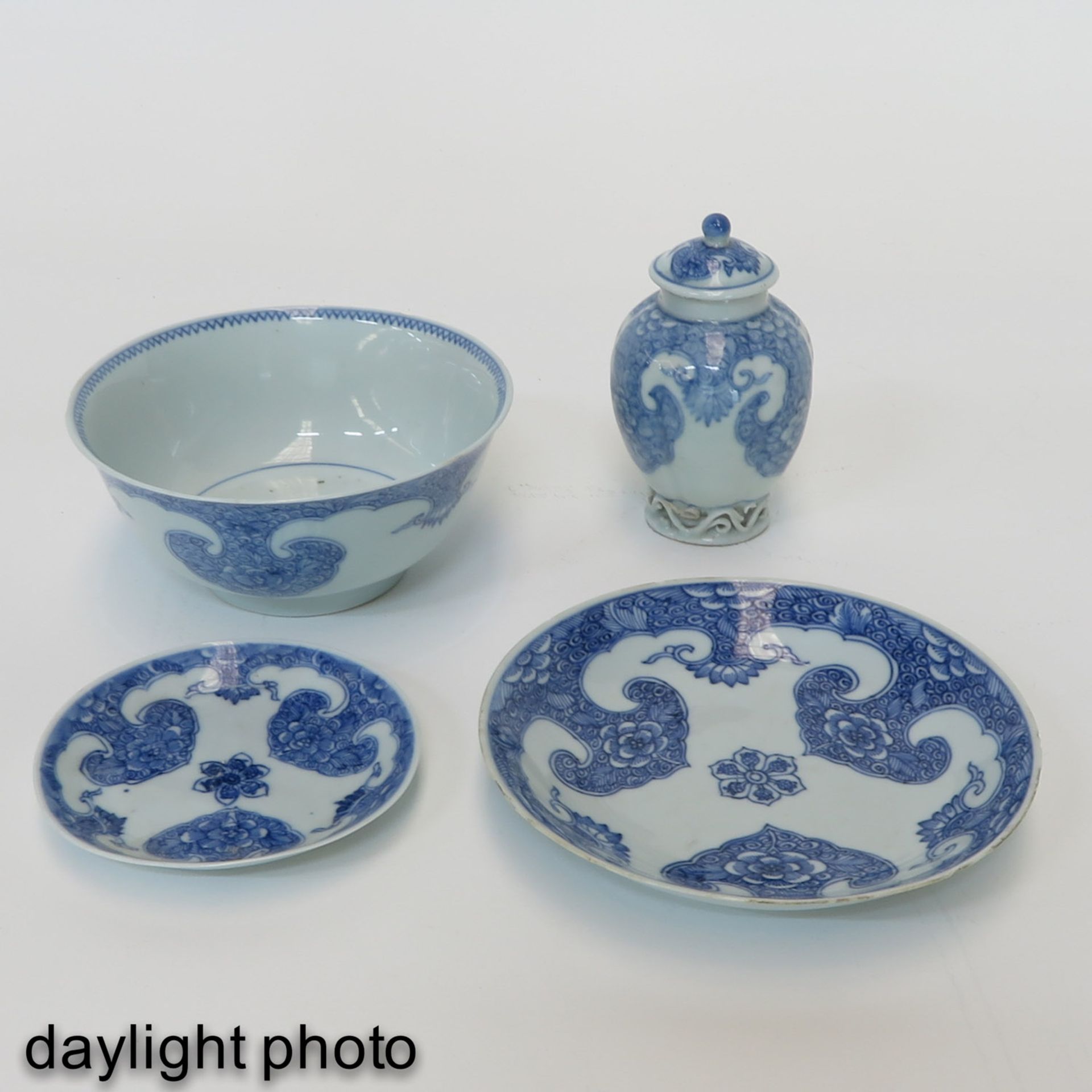 A Collection of Blue and White Porcelain - Image 7 of 10