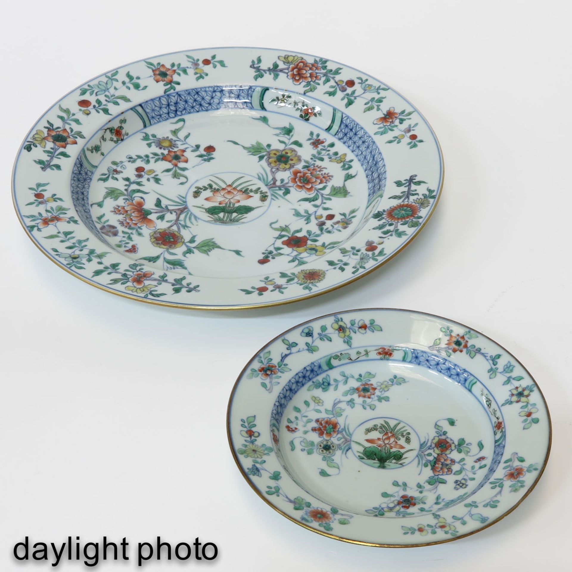 A Doucai Decor Charger and Plate - Image 9 of 10