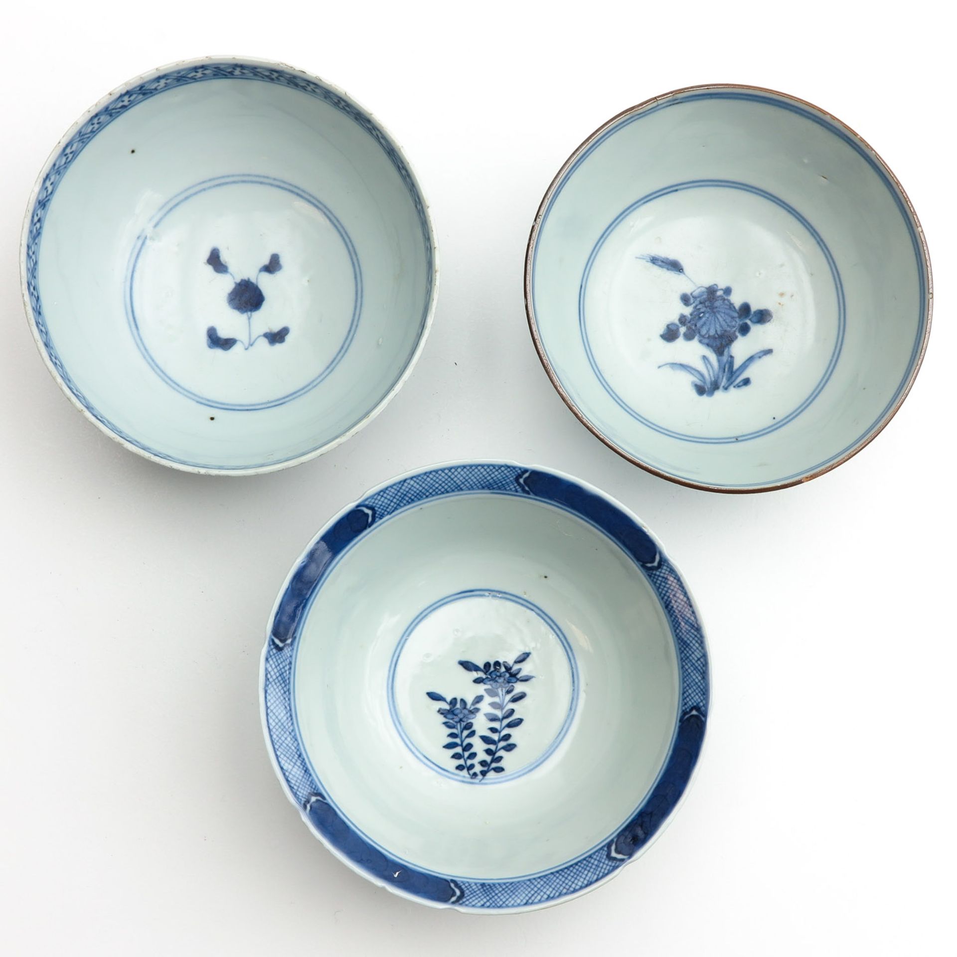 A Lot of 3 Blue and White Bowls - Image 5 of 10