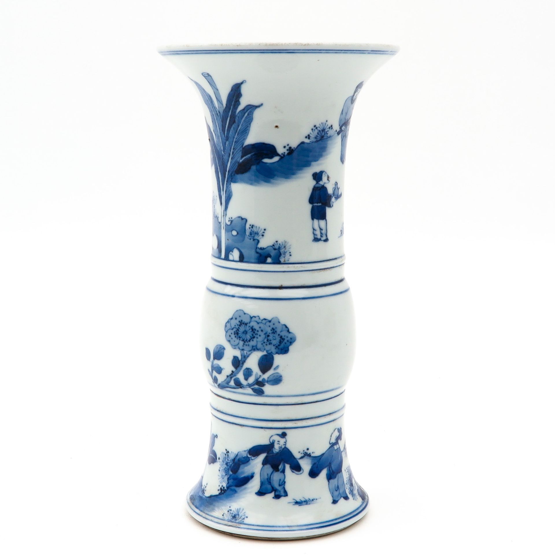 A Blue and White Gu Vase - Image 4 of 10