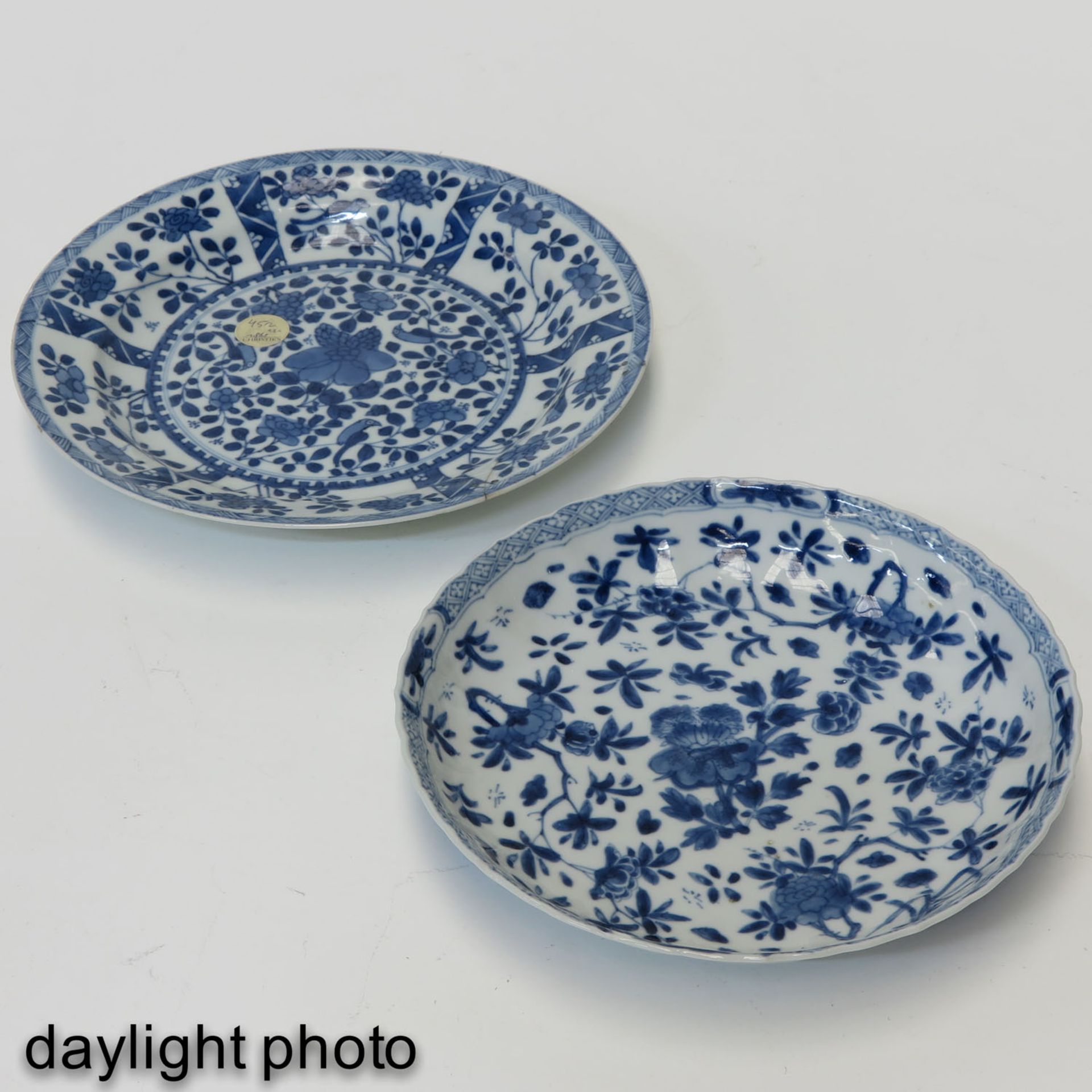 A Lot of 2 Blue and White Plates - Image 7 of 10