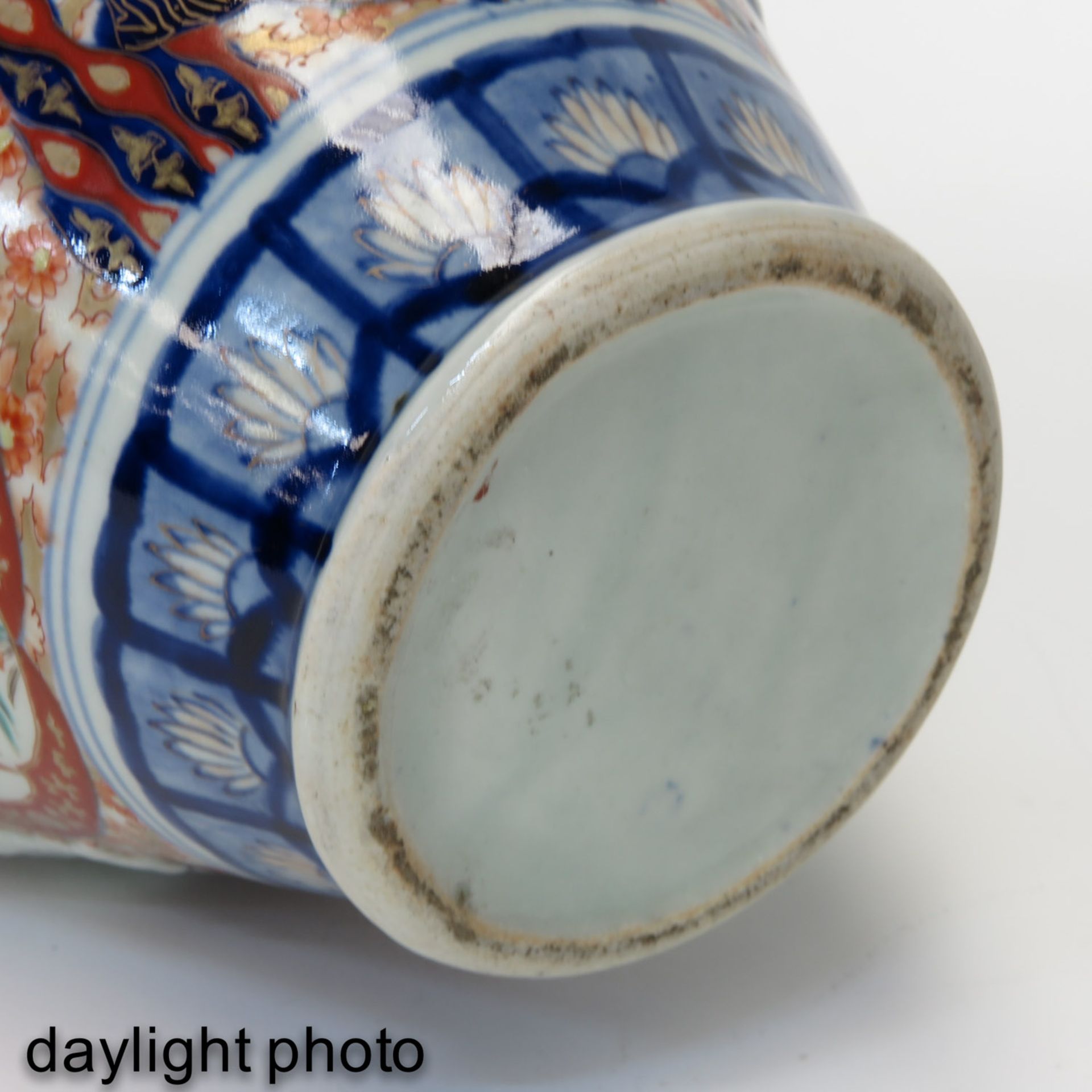 An Imari Vase - Image 8 of 10
