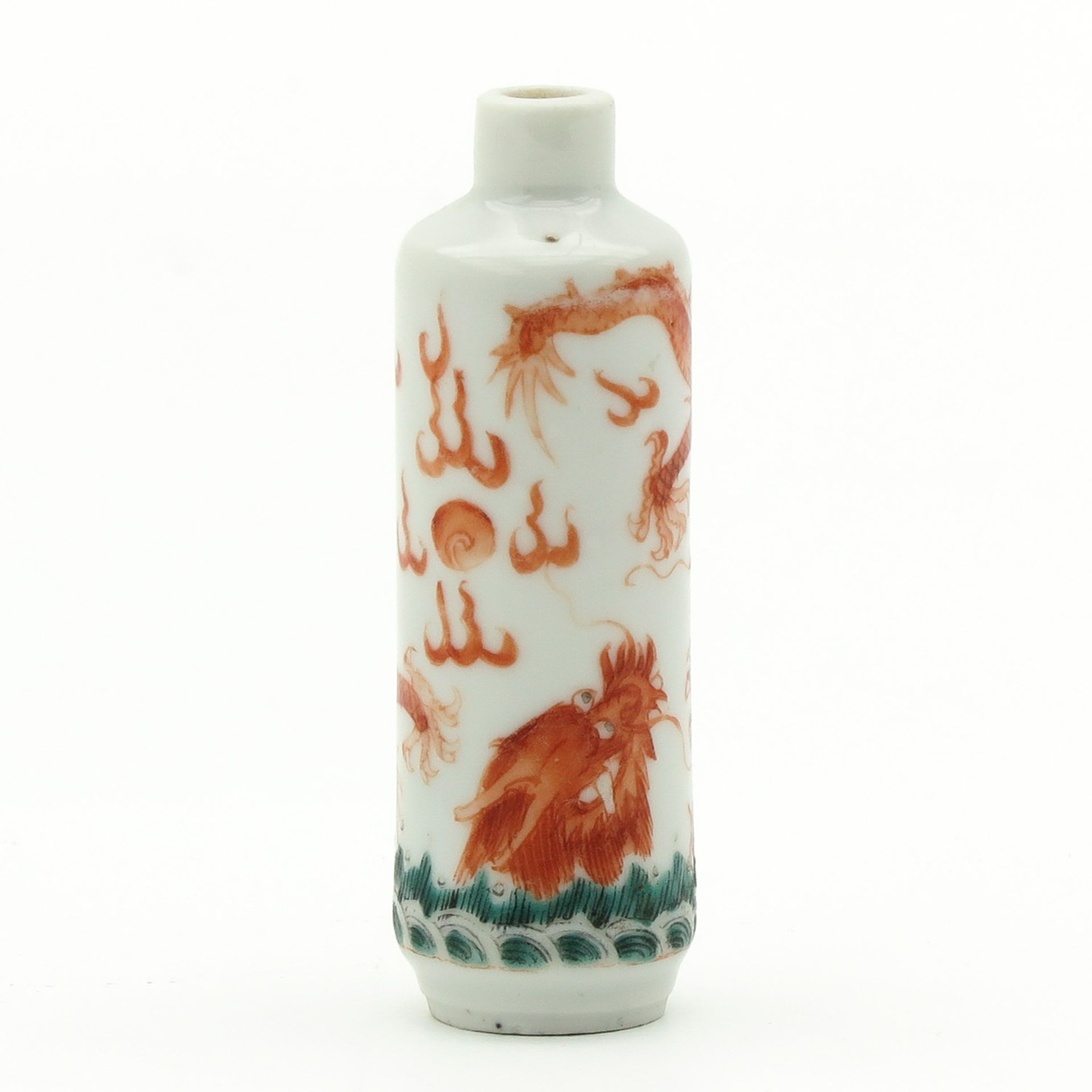 A Dragon Decor Snuff Bottle - Image 3 of 9