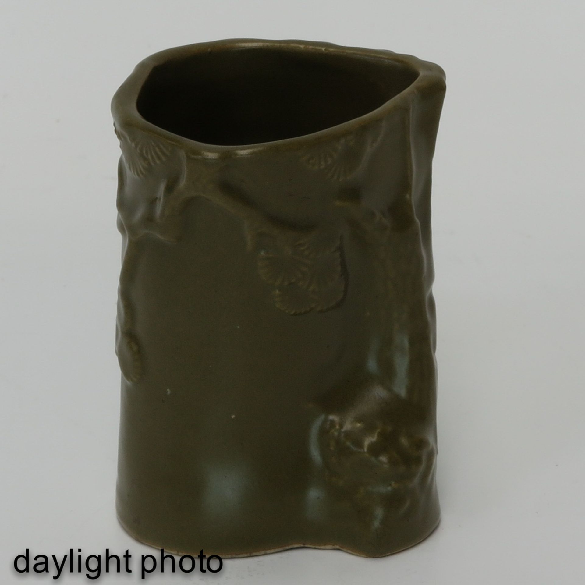 A Tea Dust Decor Brushpot - Image 7 of 8