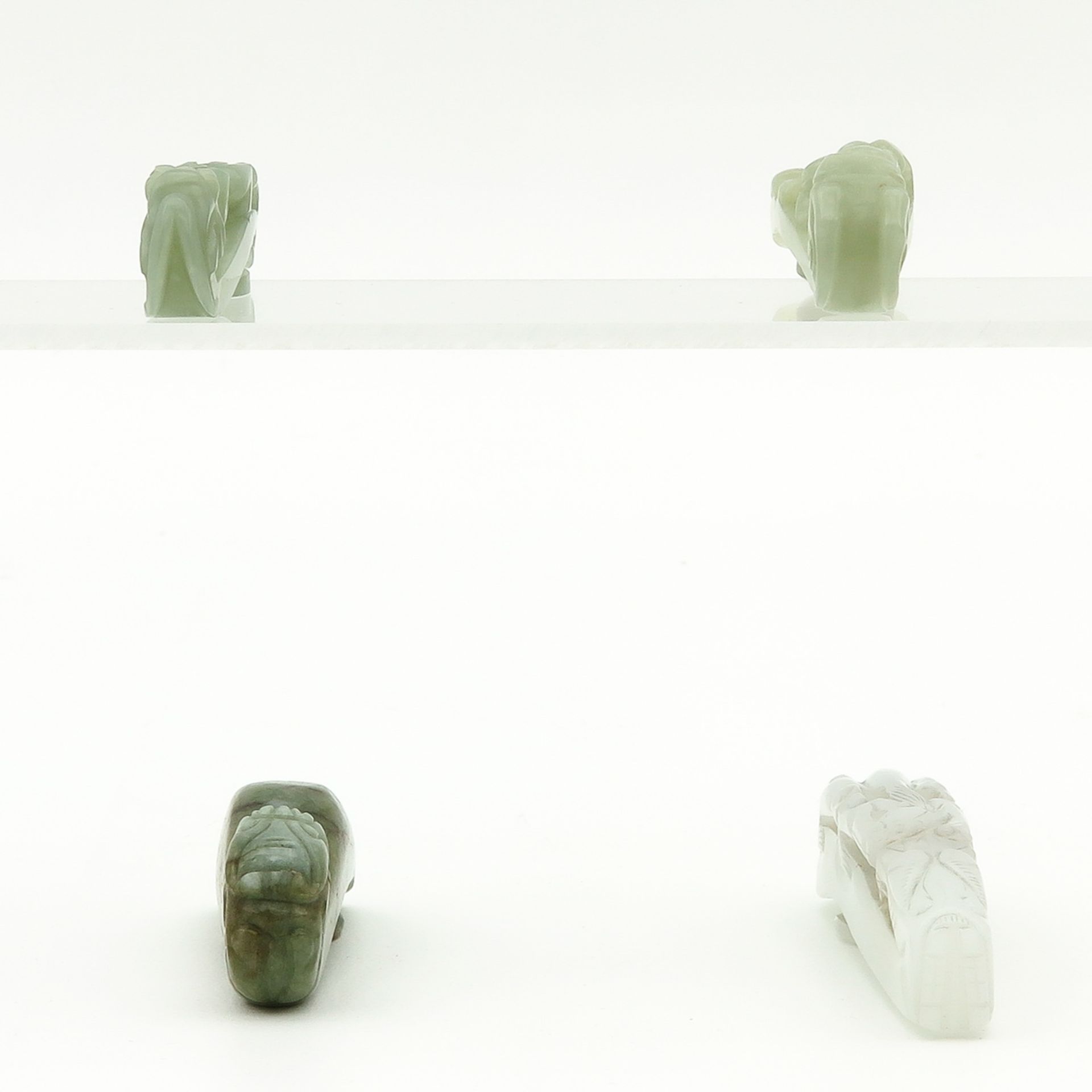 A Collection of 4 Jade Belt Hooks - Image 4 of 9