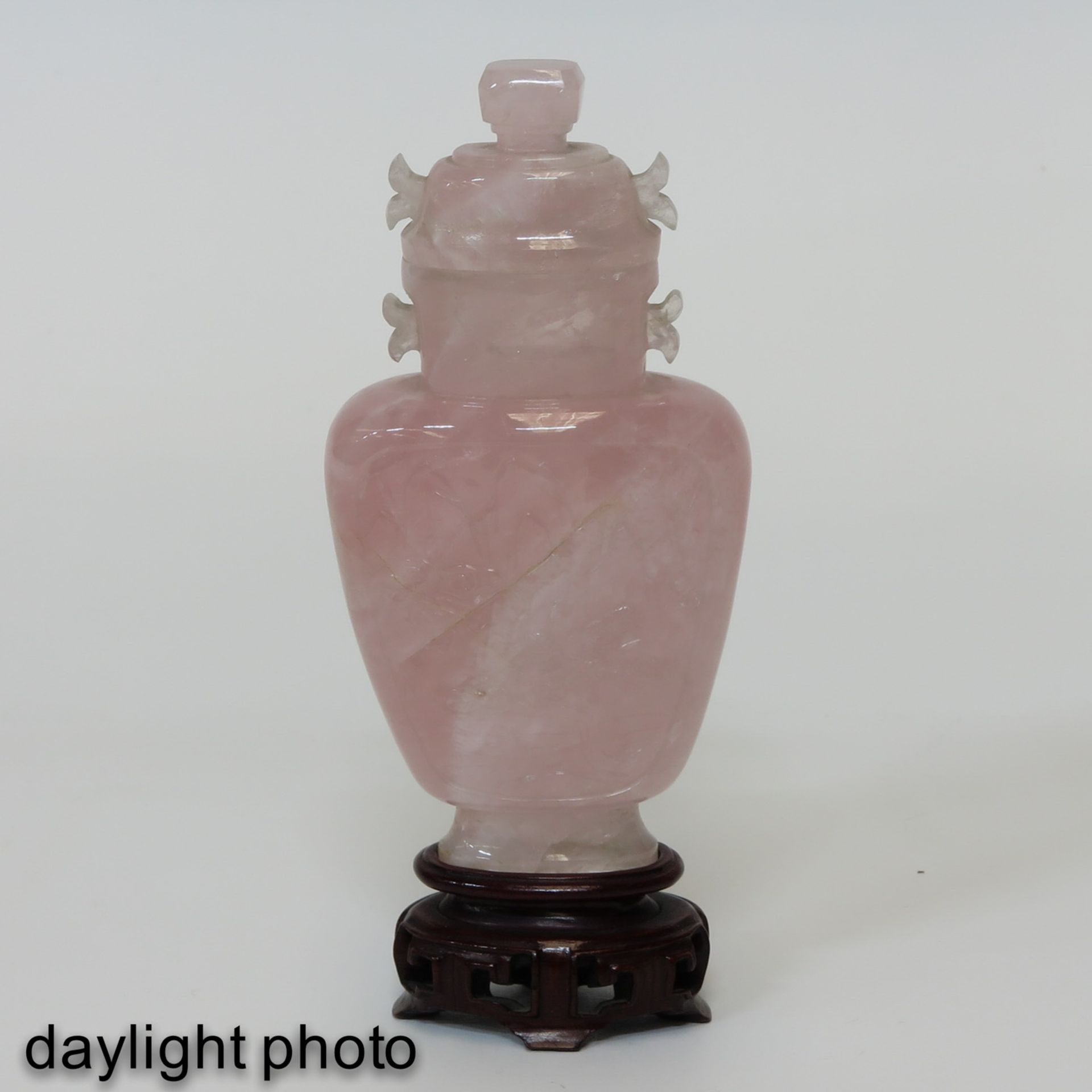 A Carved Quartz Vase with Cover - Image 7 of 10
