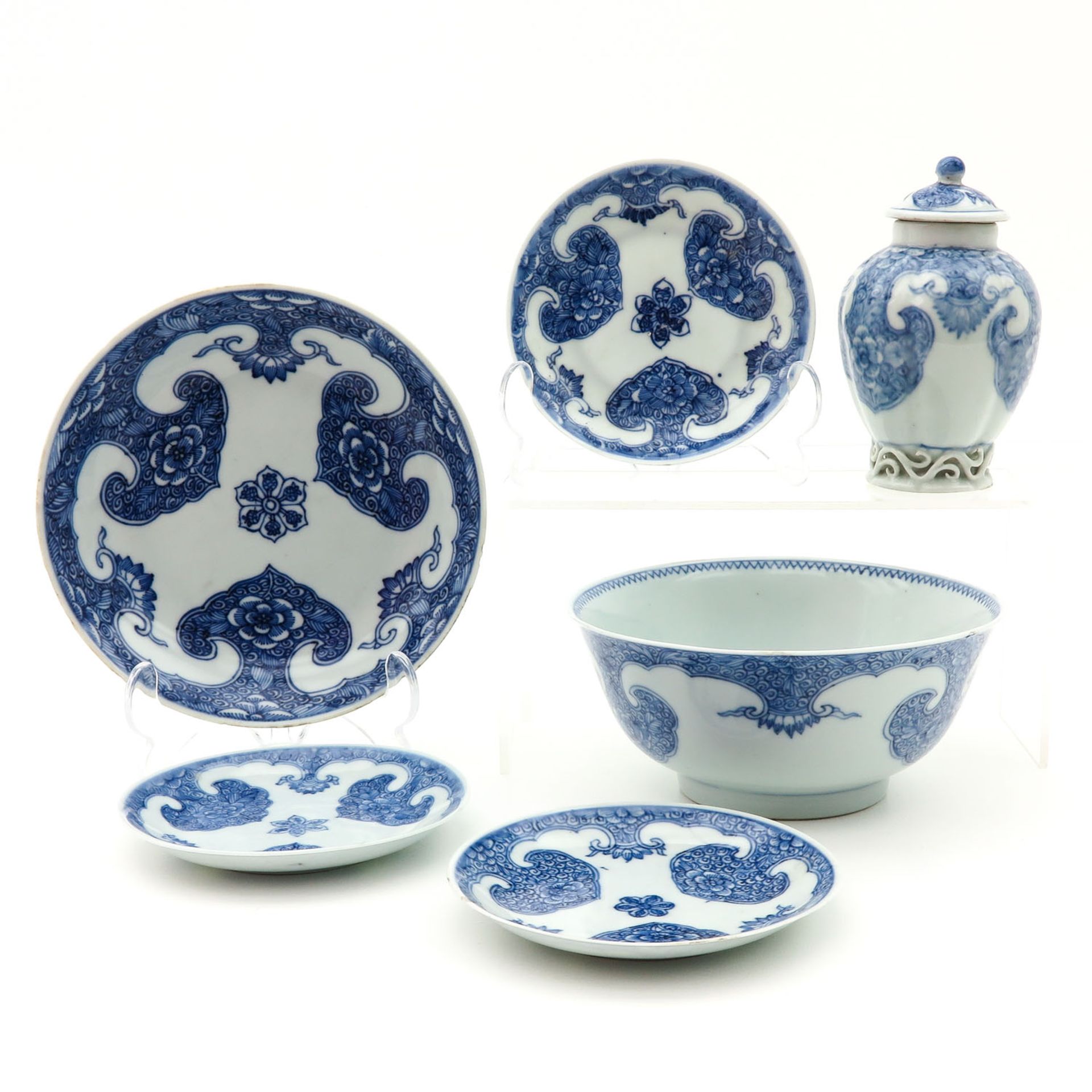 A Collection of Blue and White Porcelain - Image 3 of 10