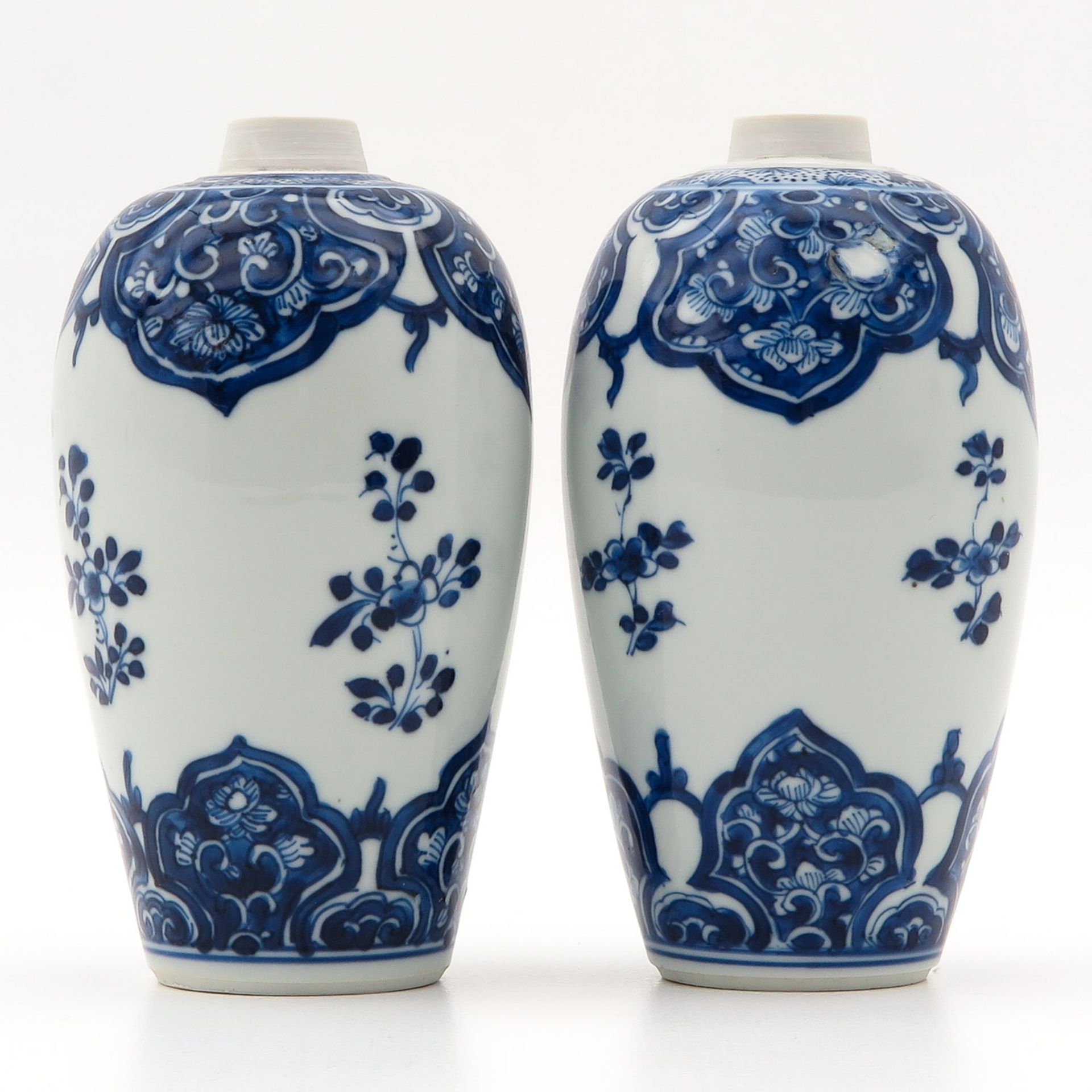 2 Blue and White Vases - Image 4 of 9