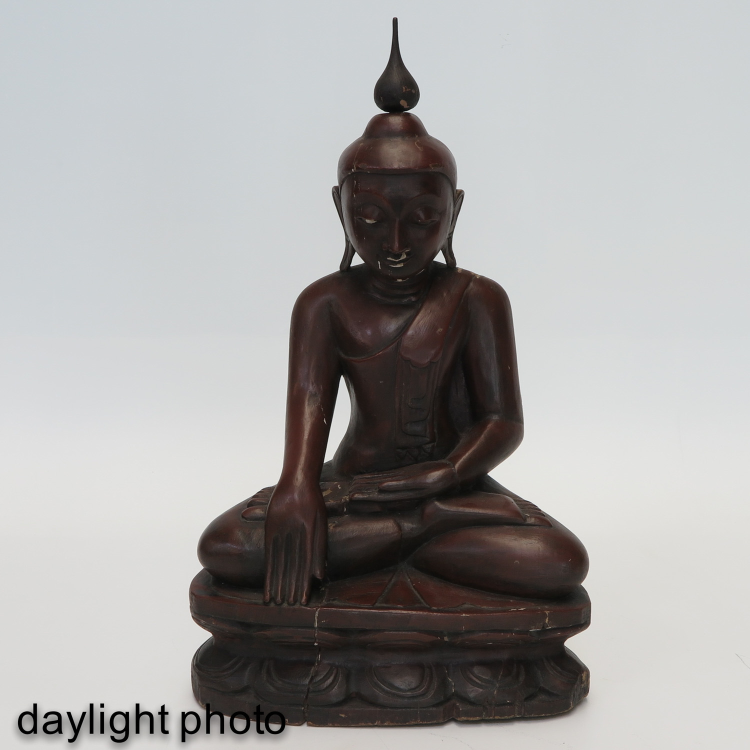 A Carved Wood Buddha Sculpture - Image 7 of 10