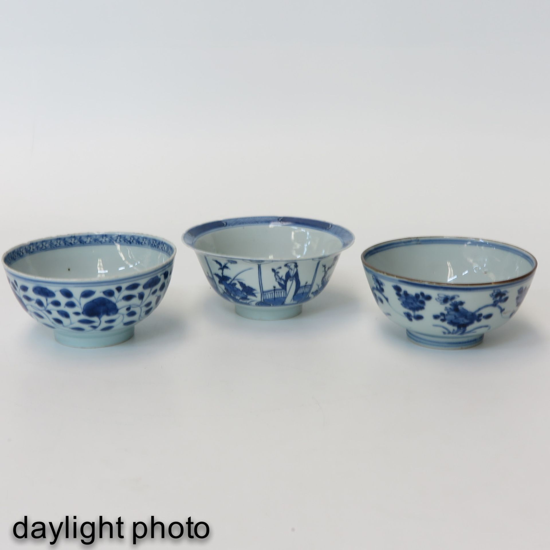 A Lot of 3 Blue and White Bowls - Image 7 of 10
