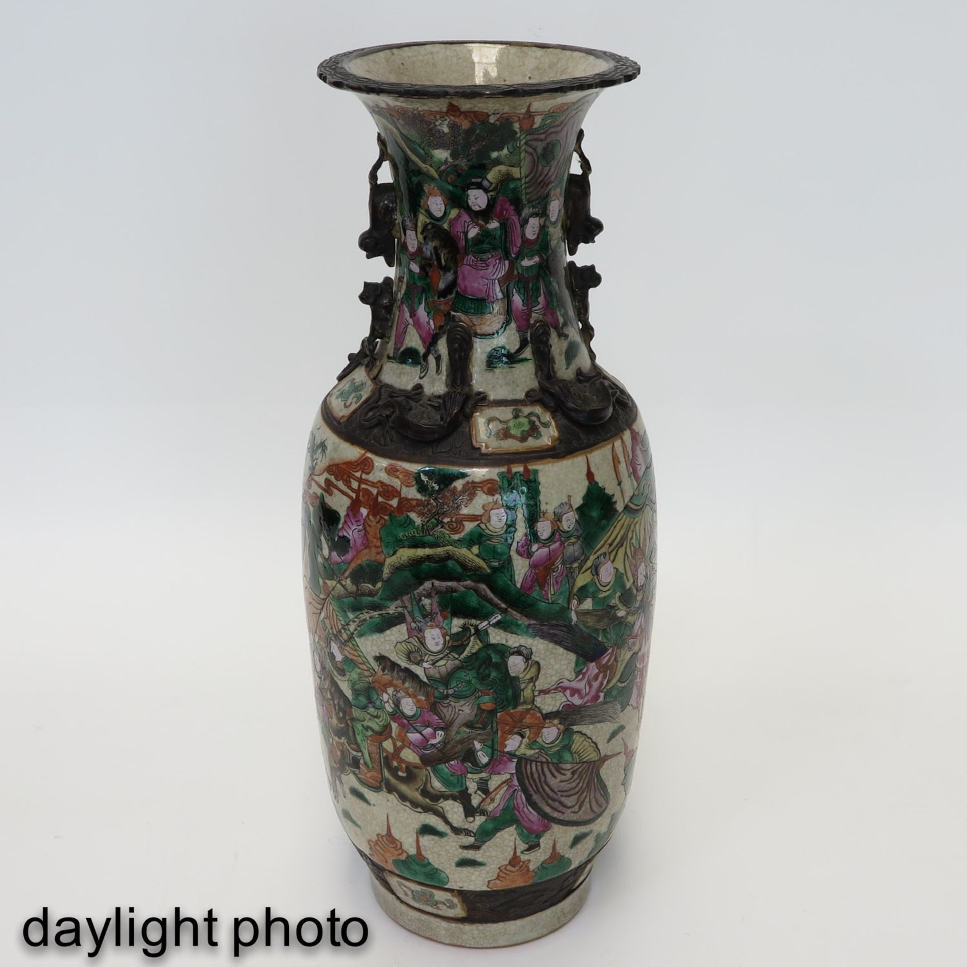 A Pair of Nanking Vases - Image 7 of 10